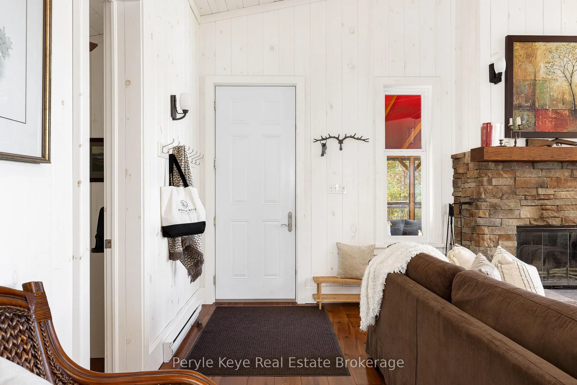 Photo 9 of 1127 Whispering Pines Trail, Bracebridge, Oakley — HOMEH
