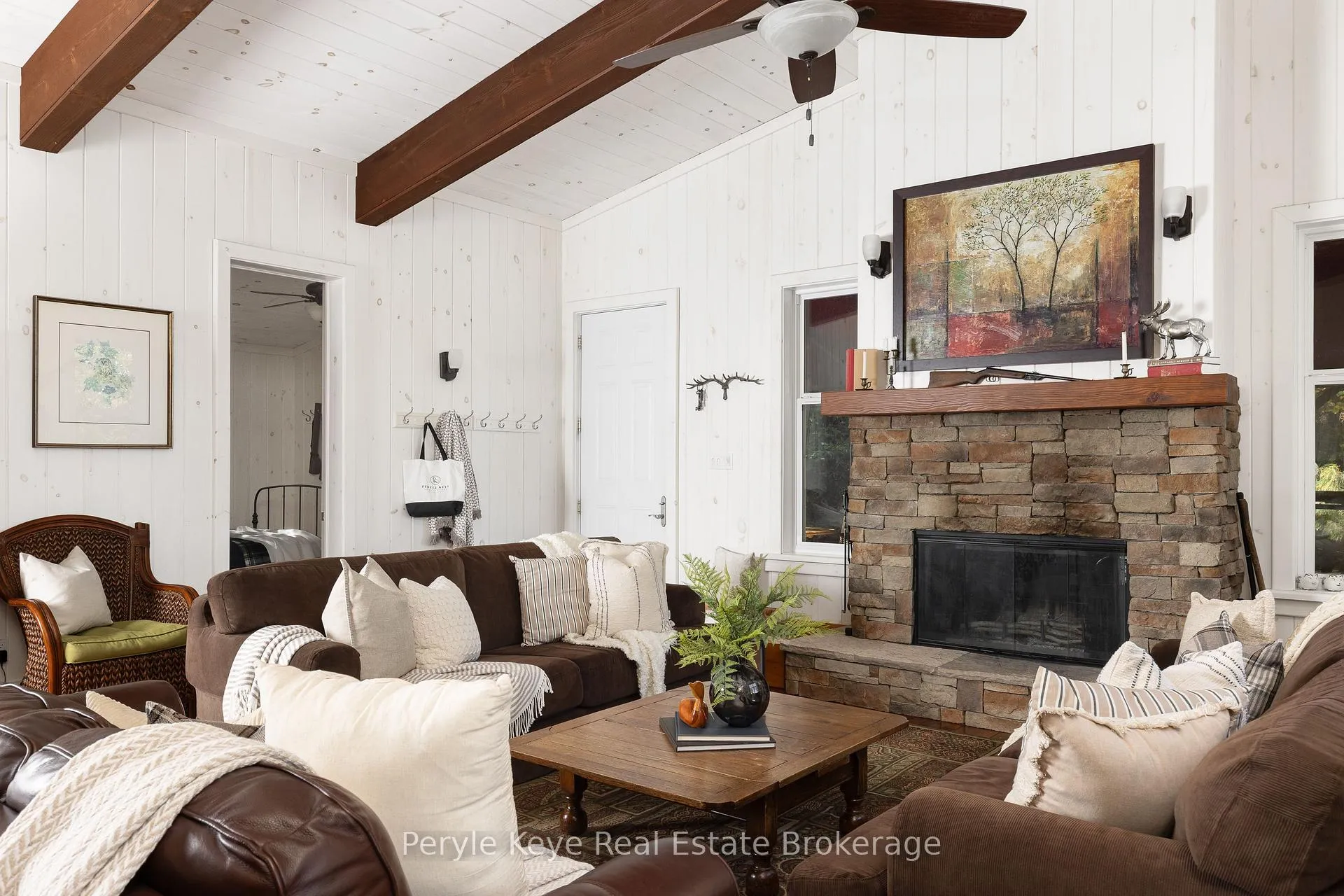 Photo 13 of 1127 Whispering Pines Trail, Bracebridge, Oakley — HOMEH