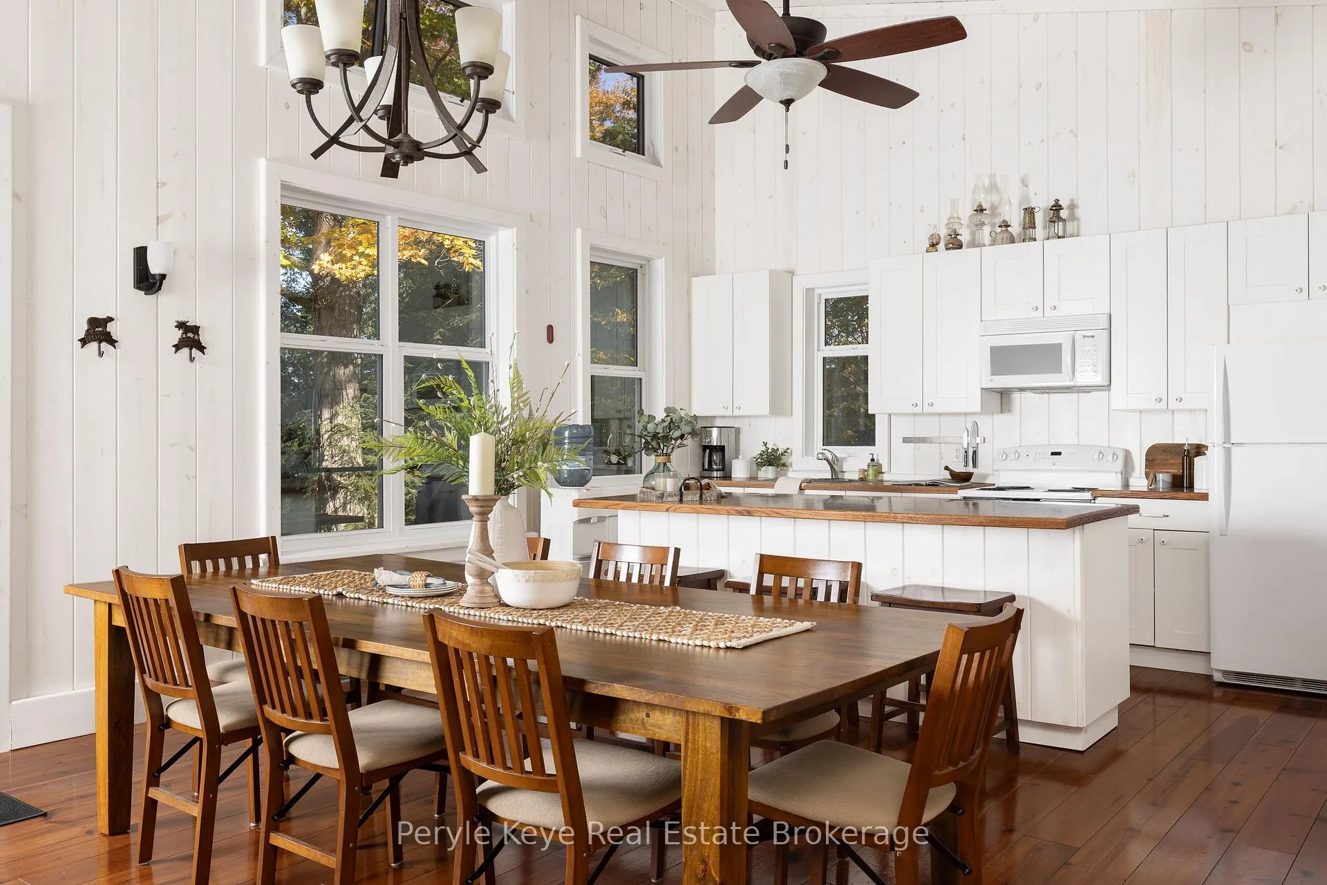 Photo 20 of 1127 Whispering Pines Trail, Bracebridge, Oakley — HOMEH