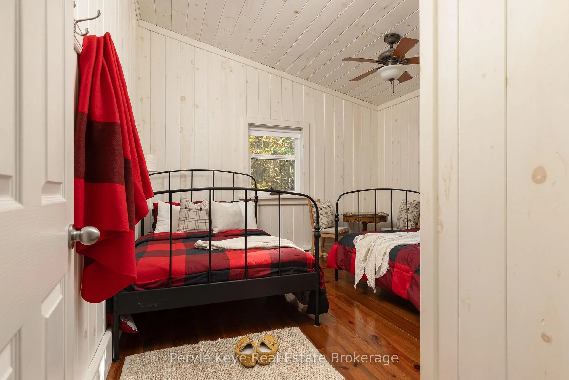 Photo 23 of 1127 Whispering Pines Trail, Bracebridge, Oakley — HOMEH