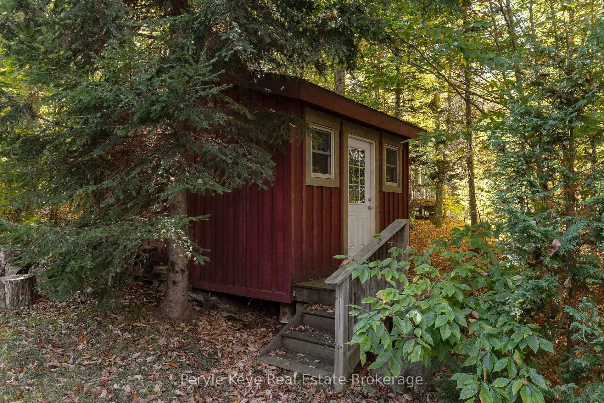 Photo 32 of 1127 Whispering Pines Trail, Bracebridge, Oakley — HOMEH