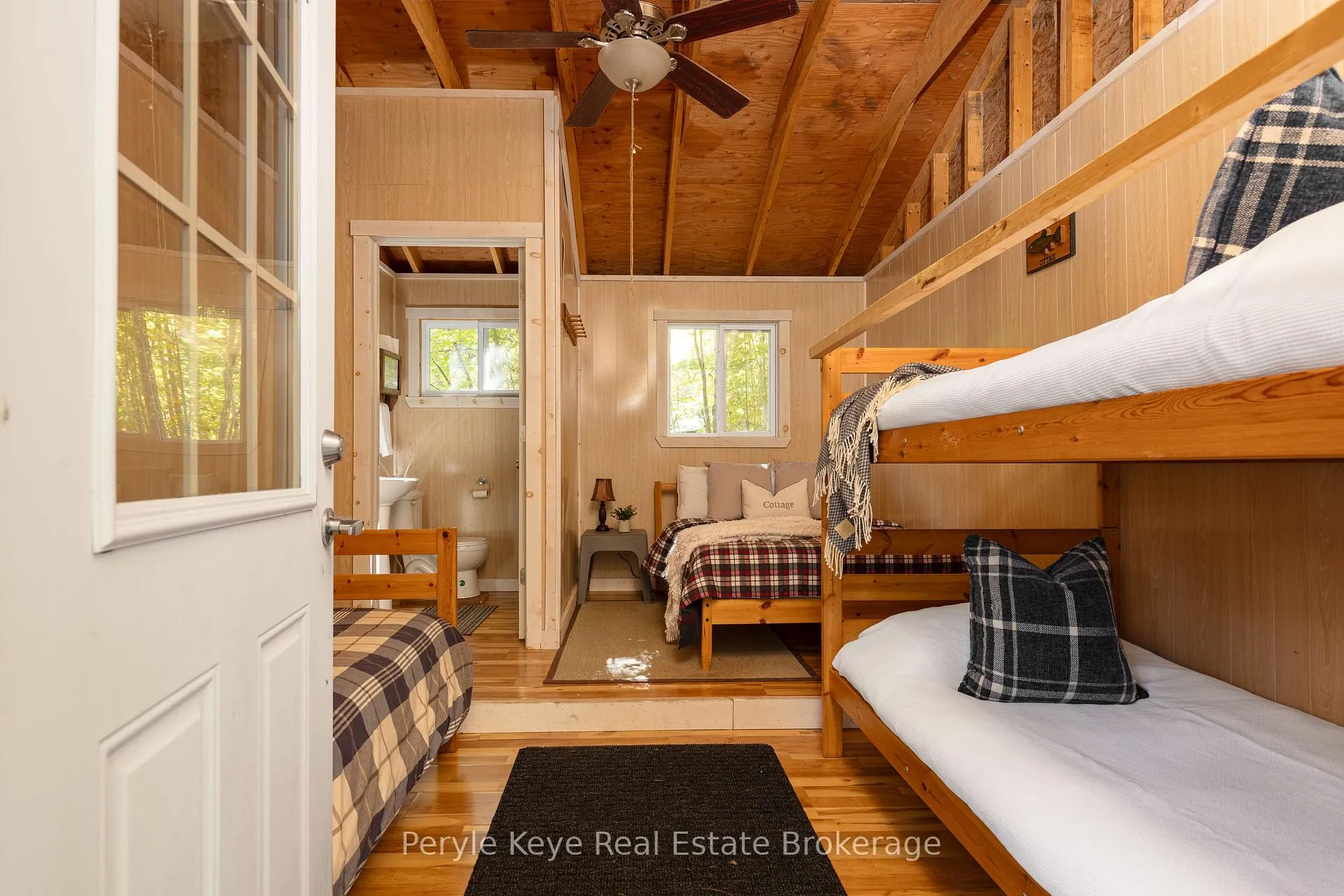 Photo 34 of 1127 Whispering Pines Trail, Bracebridge, Oakley — HOMEH