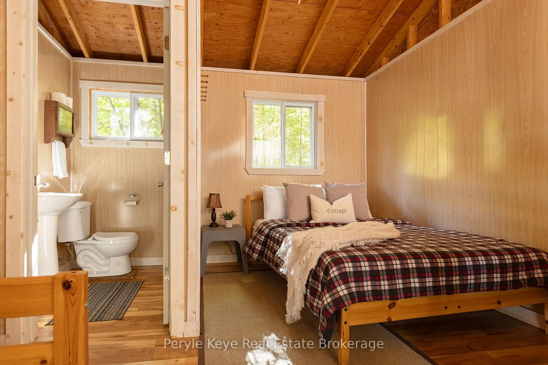 Photo 35 of 1127 Whispering Pines Trail, Bracebridge, Oakley — HOMEH