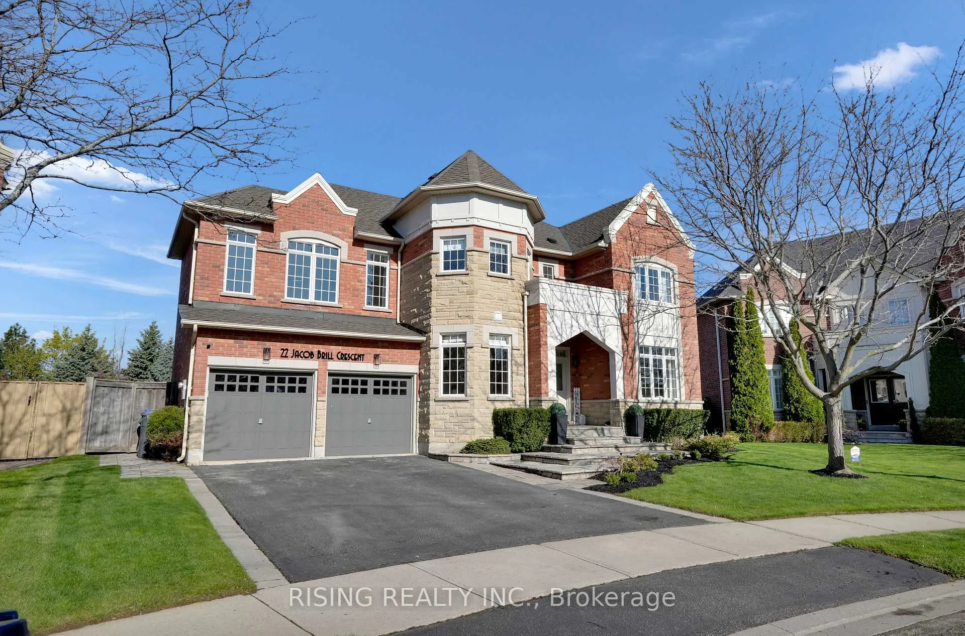 Photo 3 of 22 Jacob Brill Crescent, Brampton, Bram West — HOMEH