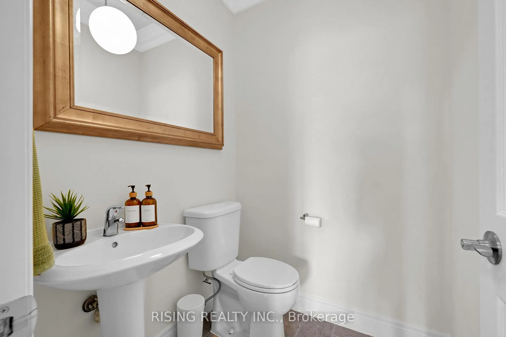 Photo 12 of 22 Jacob Brill Crescent, Brampton, Bram West — HOMEH