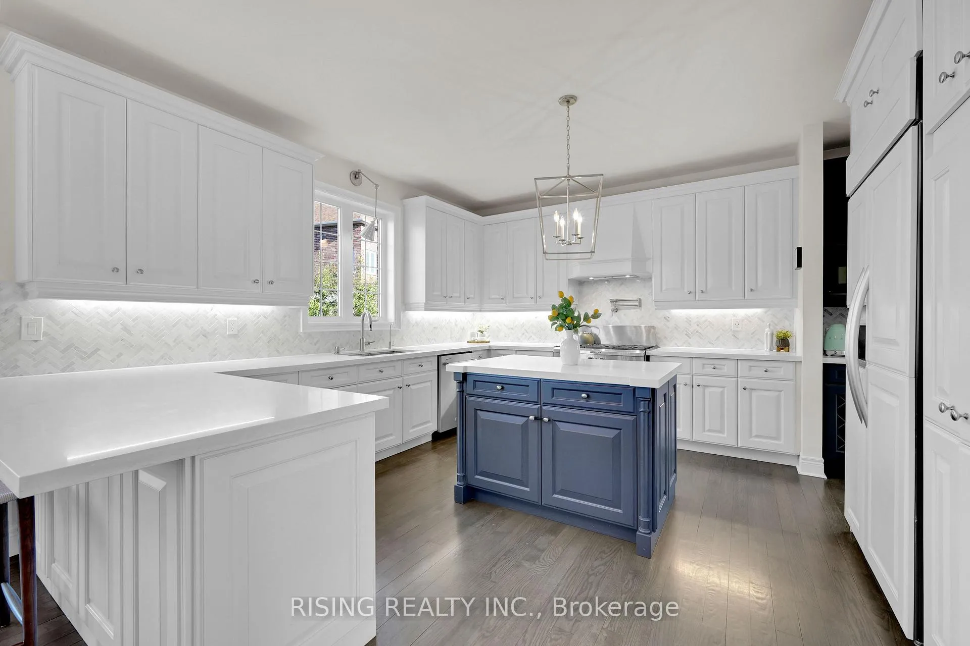 Photo 13 of 22 Jacob Brill Crescent, Brampton, Bram West — HOMEH