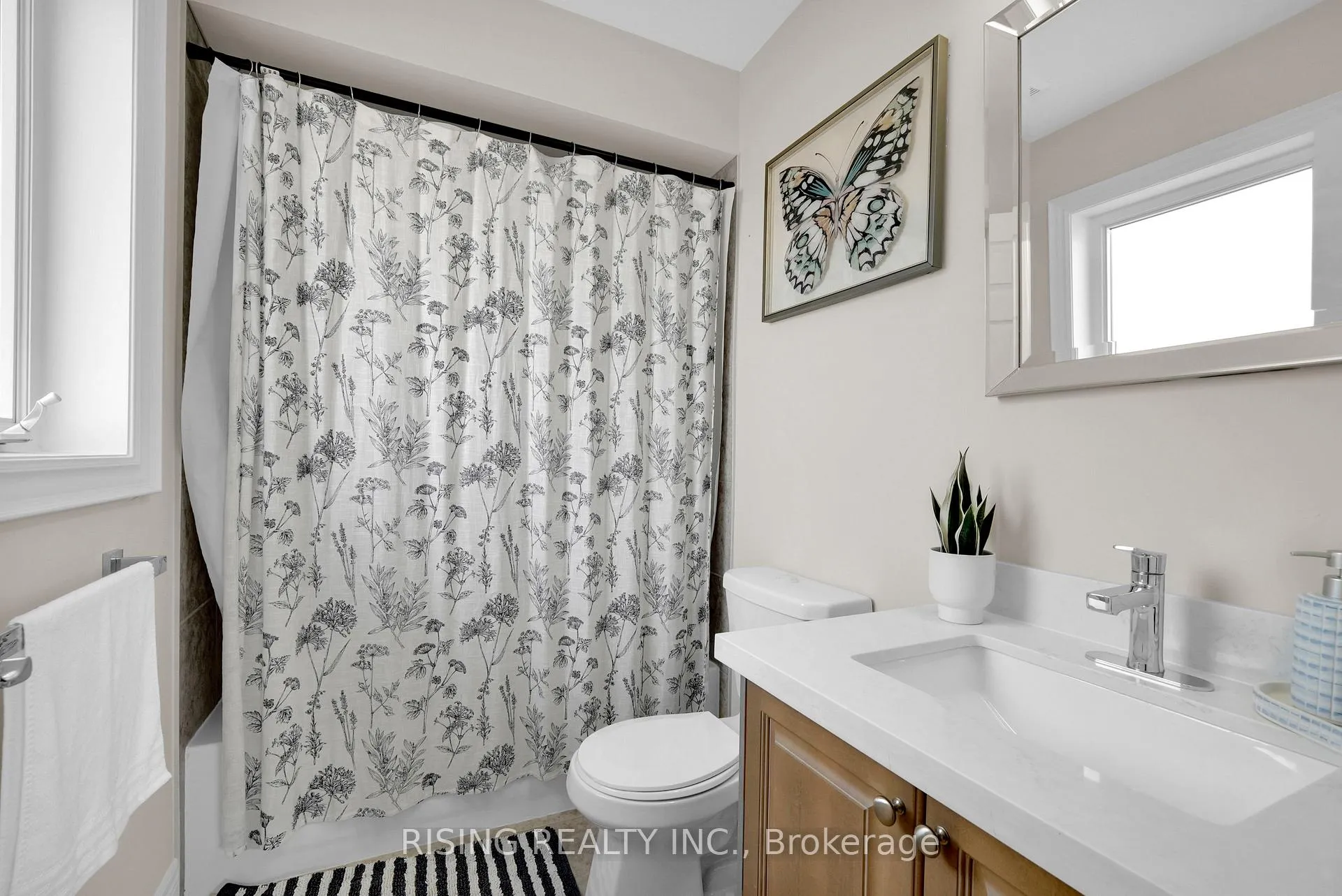 Photo 32 of 22 Jacob Brill Crescent, Brampton, Bram West — HOMEH