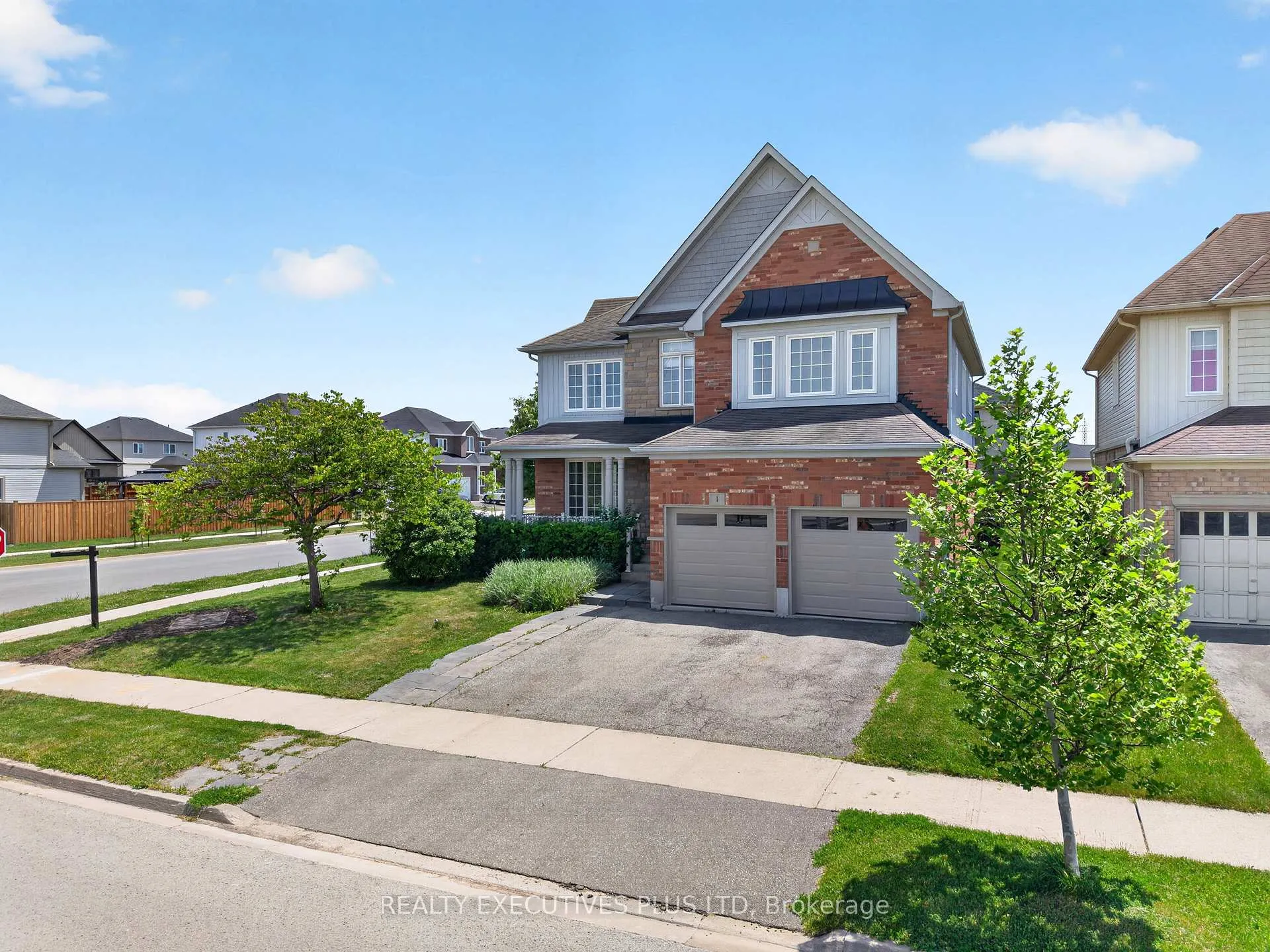 Photo 2 of 1 Sunset Way, Thorold, Rolling Meadows — HOMEH