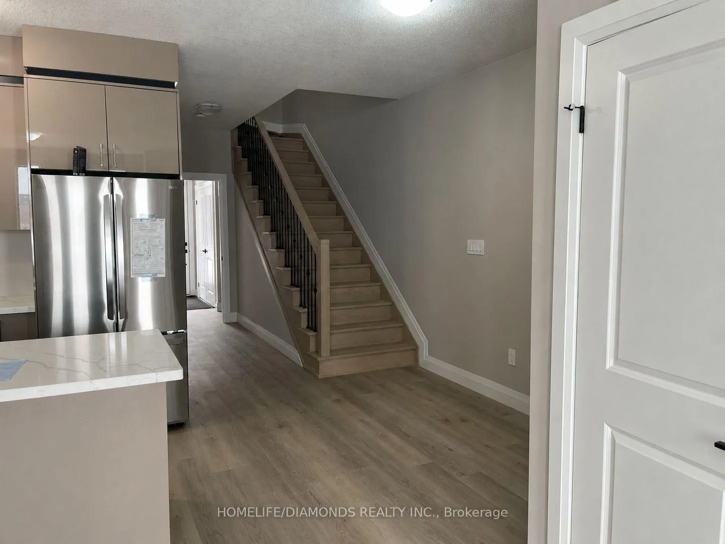 Photo 2 of 60 Keystone Trail, Welland, Lincoln/Crowland — HOMEH