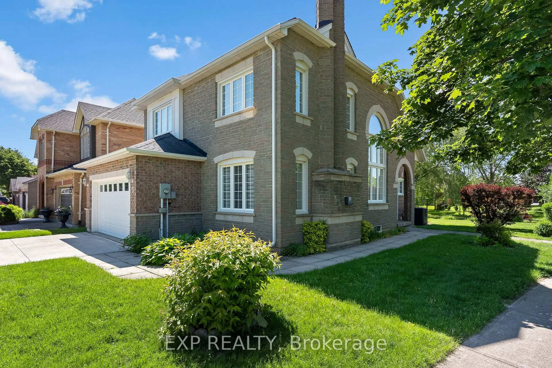Photo 2 of 3 Madison Court E, Welland, N. Welland — HOMEH