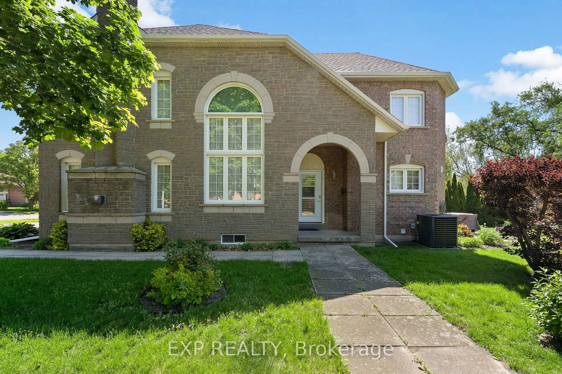 Photo 3 of 3 Madison Court E, Welland, N. Welland — HOMEH