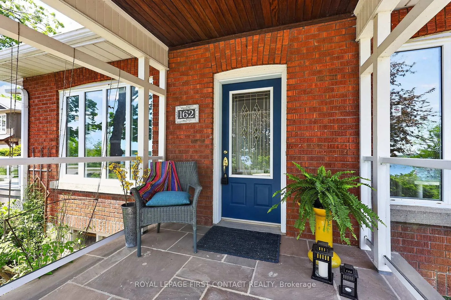 Photo 4 of 162 Kempenfelt Drive, Barrie, North Shore — HOMEH