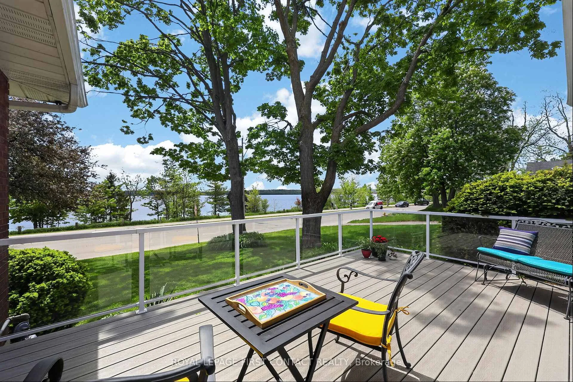 Photo 8 of 162 Kempenfelt Drive, Barrie, North Shore — HOMEH