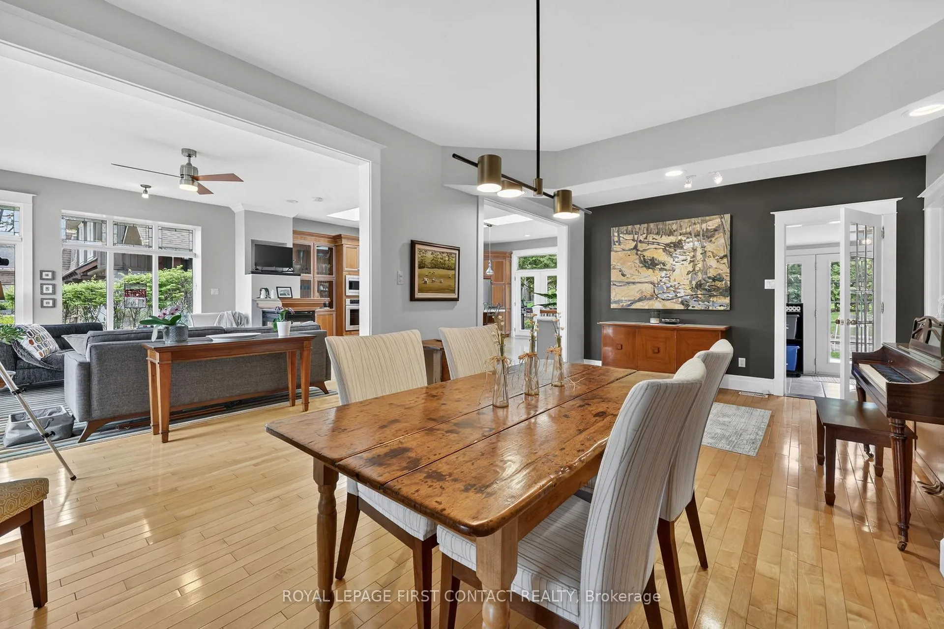 Photo 14 of 162 Kempenfelt Drive, Barrie, North Shore — HOMEH