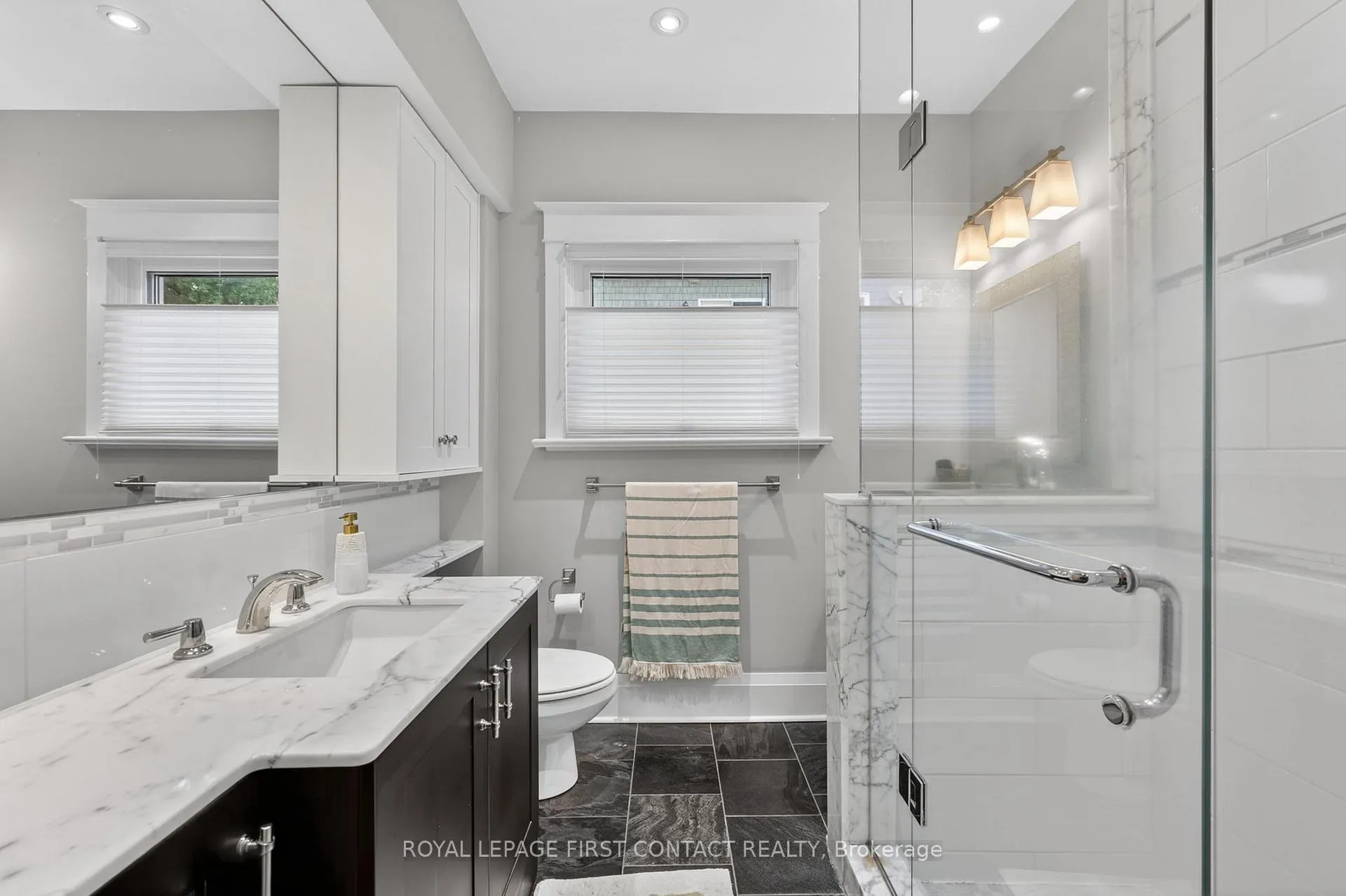 Photo 20 of 162 Kempenfelt Drive, Barrie, North Shore — HOMEH