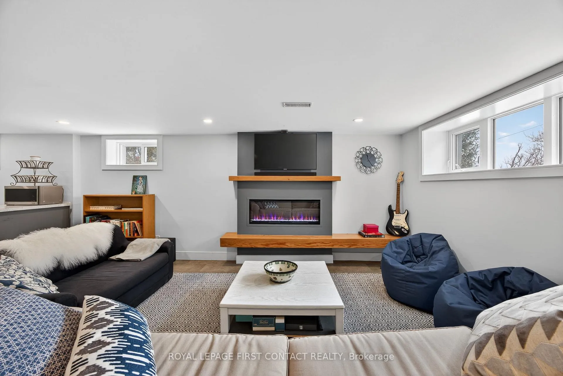 Photo 35 of 162 Kempenfelt Drive, Barrie, North Shore — HOMEH