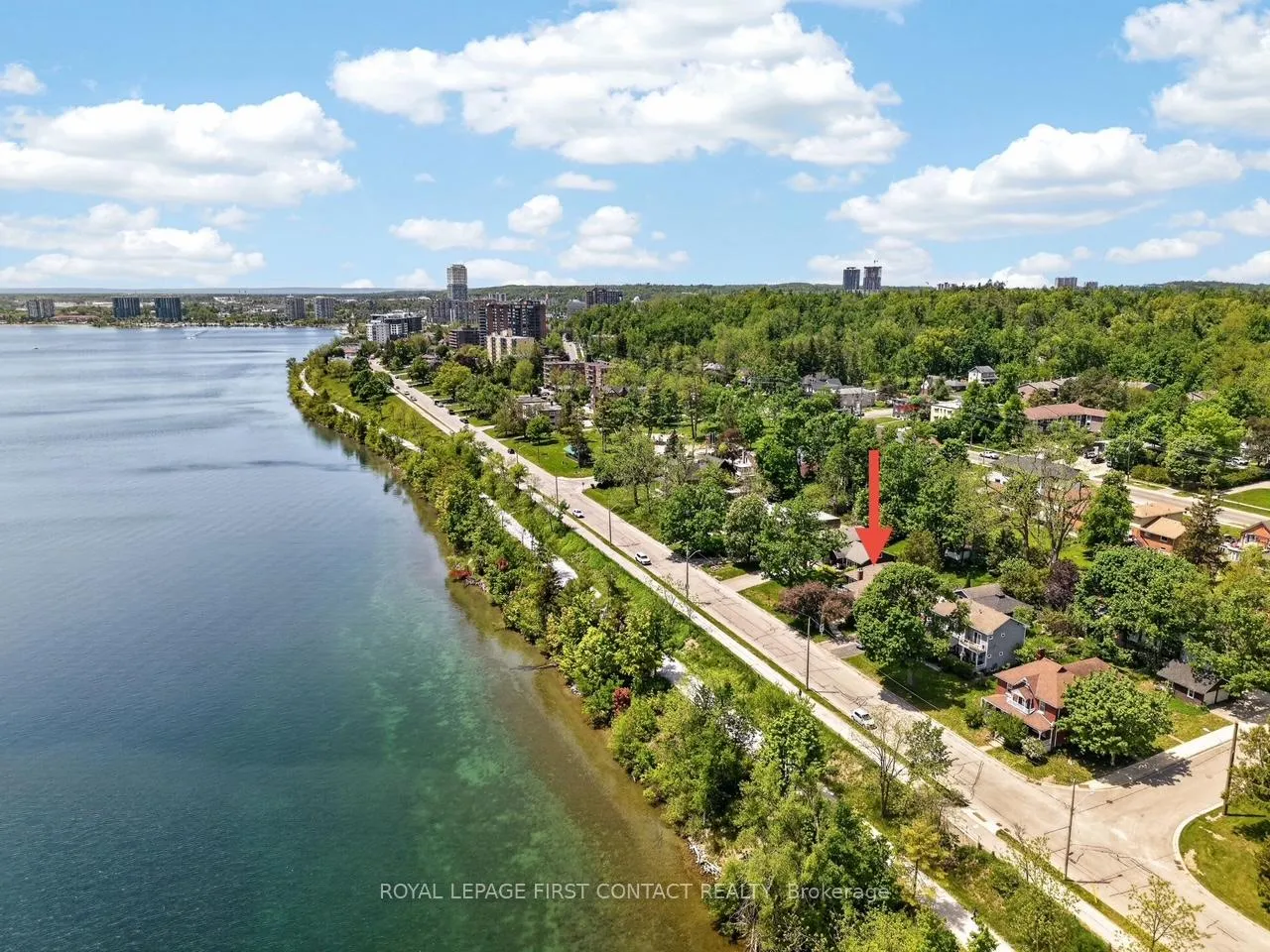 Photo 47 of 162 Kempenfelt Drive, Barrie, North Shore — HOMEH
