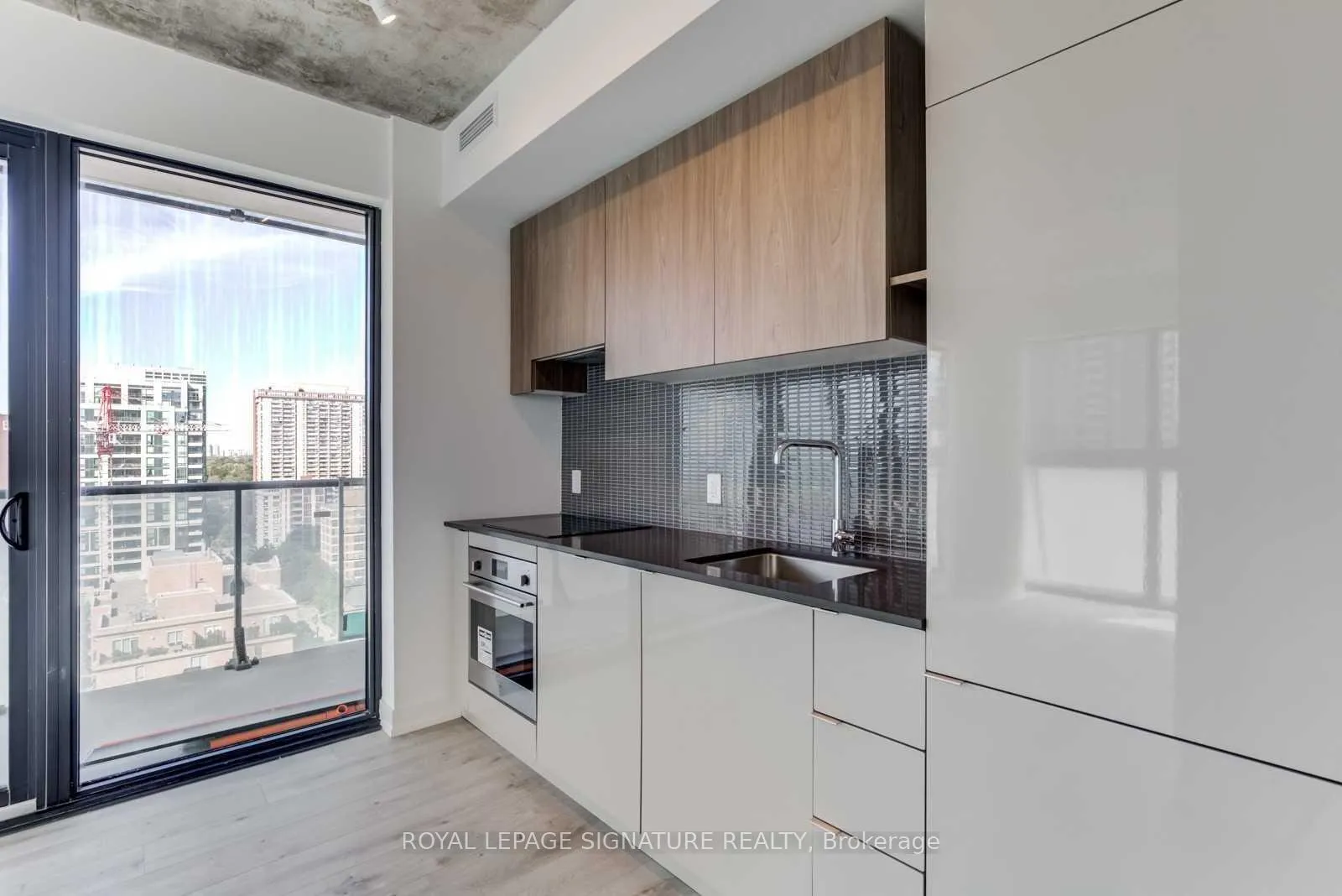 Photo 9 of Unit 903, 161 Roehampton Avenue, Toronto, Mount Pleasant West — HOMEH