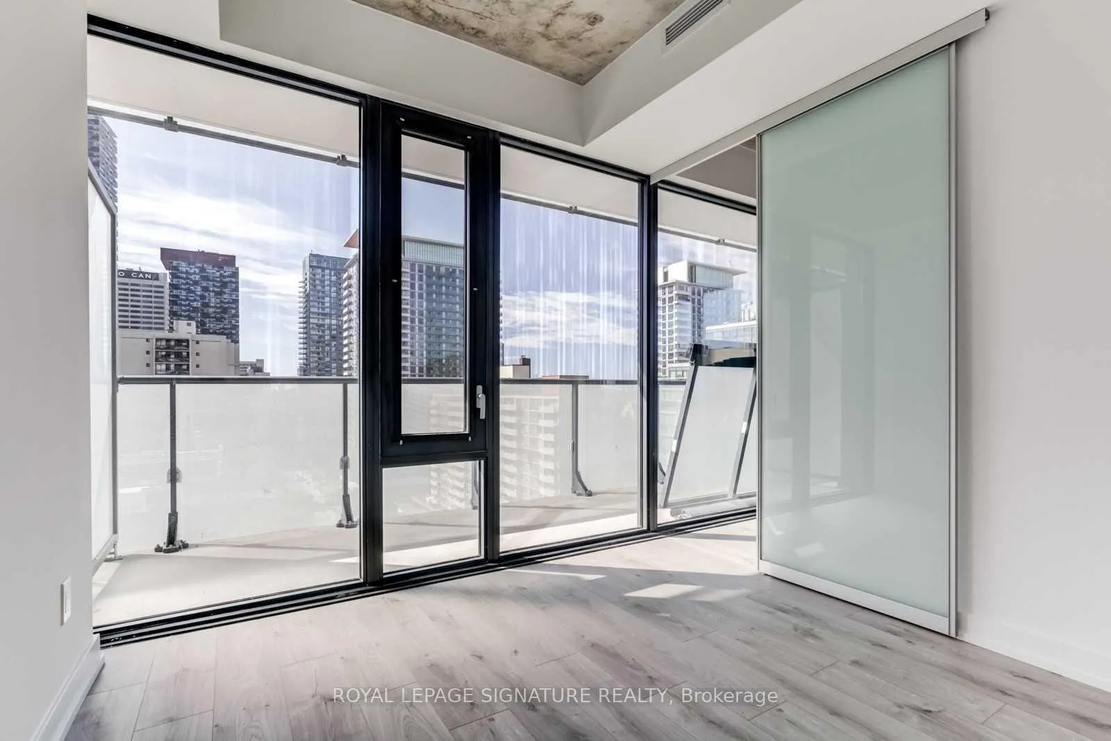 Photo 12 of Unit 903, 161 Roehampton Avenue, Toronto, Mount Pleasant West — HOMEH