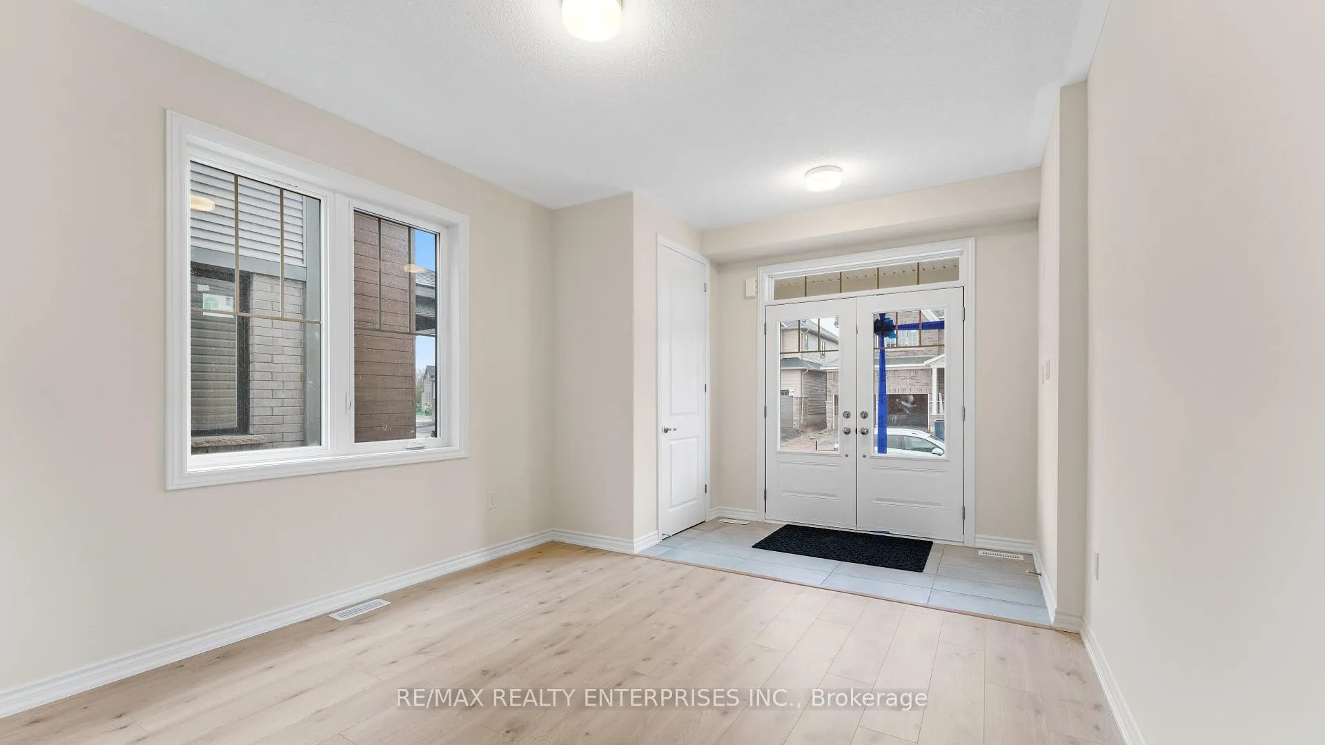 Photo 3 of 1114 Denton Drive, Cobourg — HOMEH