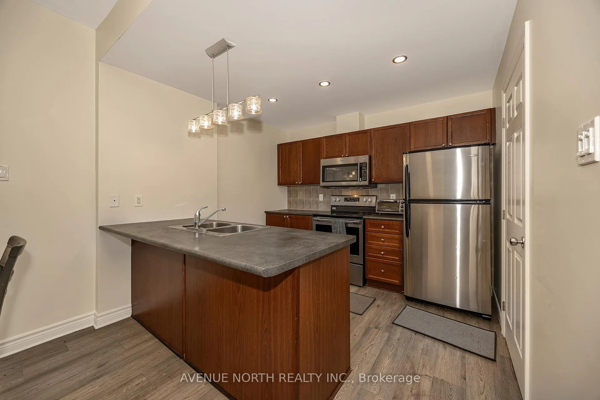 Photo 15 of Unit 4, 175 Waterbridge Drive, Ottawa, Barrhaven East — HOMEH