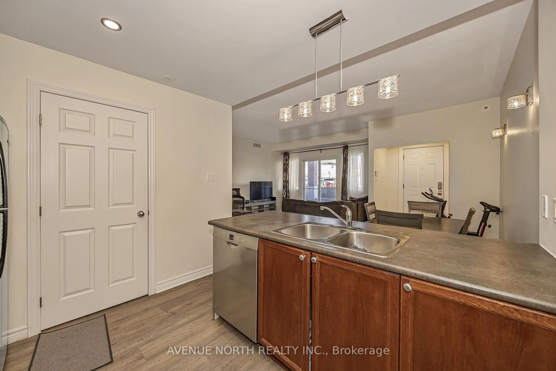 Photo 17 of Unit 4, 175 Waterbridge Drive, Ottawa, Barrhaven East — HOMEH