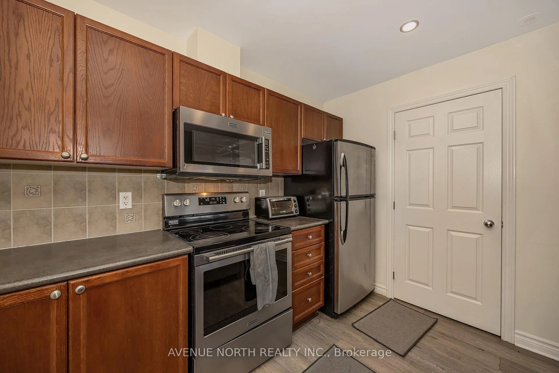 Photo 18 of Unit 4, 175 Waterbridge Drive, Ottawa, Barrhaven East — HOMEH