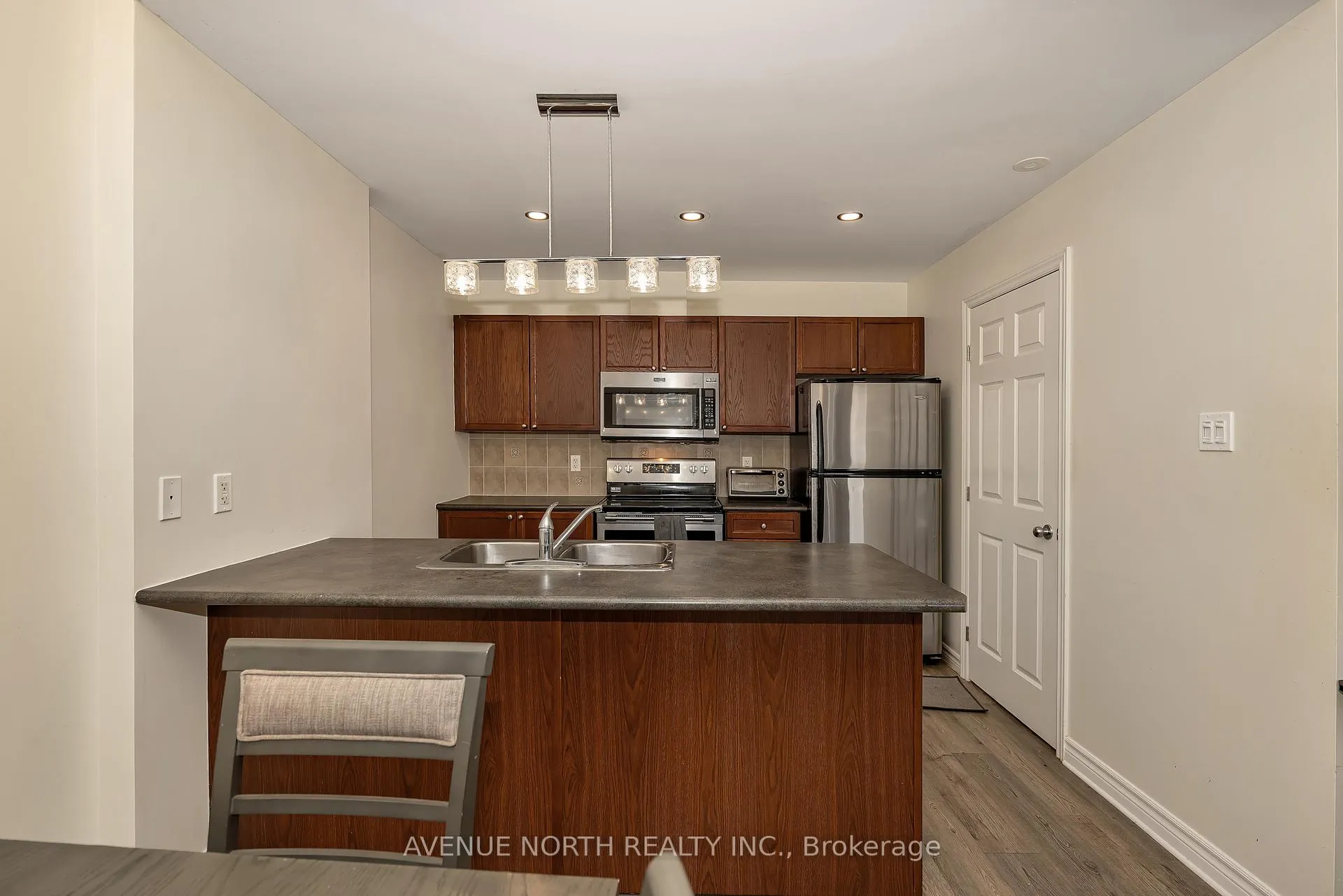 Photo 19 of Unit 4, 175 Waterbridge Drive, Ottawa, Barrhaven East — HOMEH