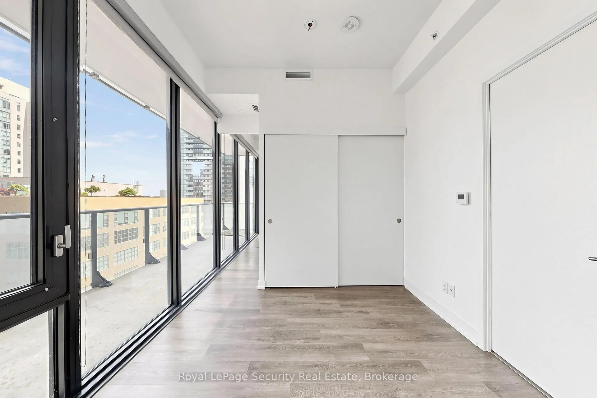 Photo 9 of Unit 910, 161 Roehampton Avenue, Toronto, Mount Pleasant West — HOMEH