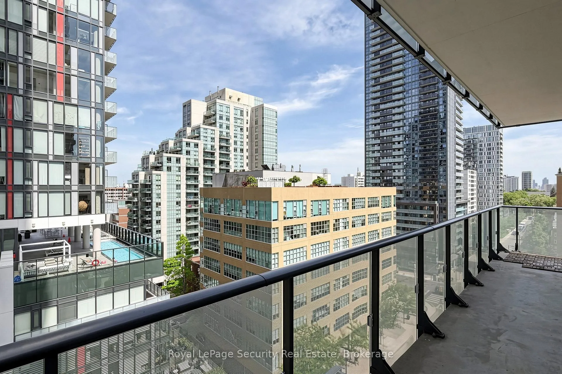 Photo 16 of Unit 910, 161 Roehampton Avenue, Toronto, Mount Pleasant West — HOMEH