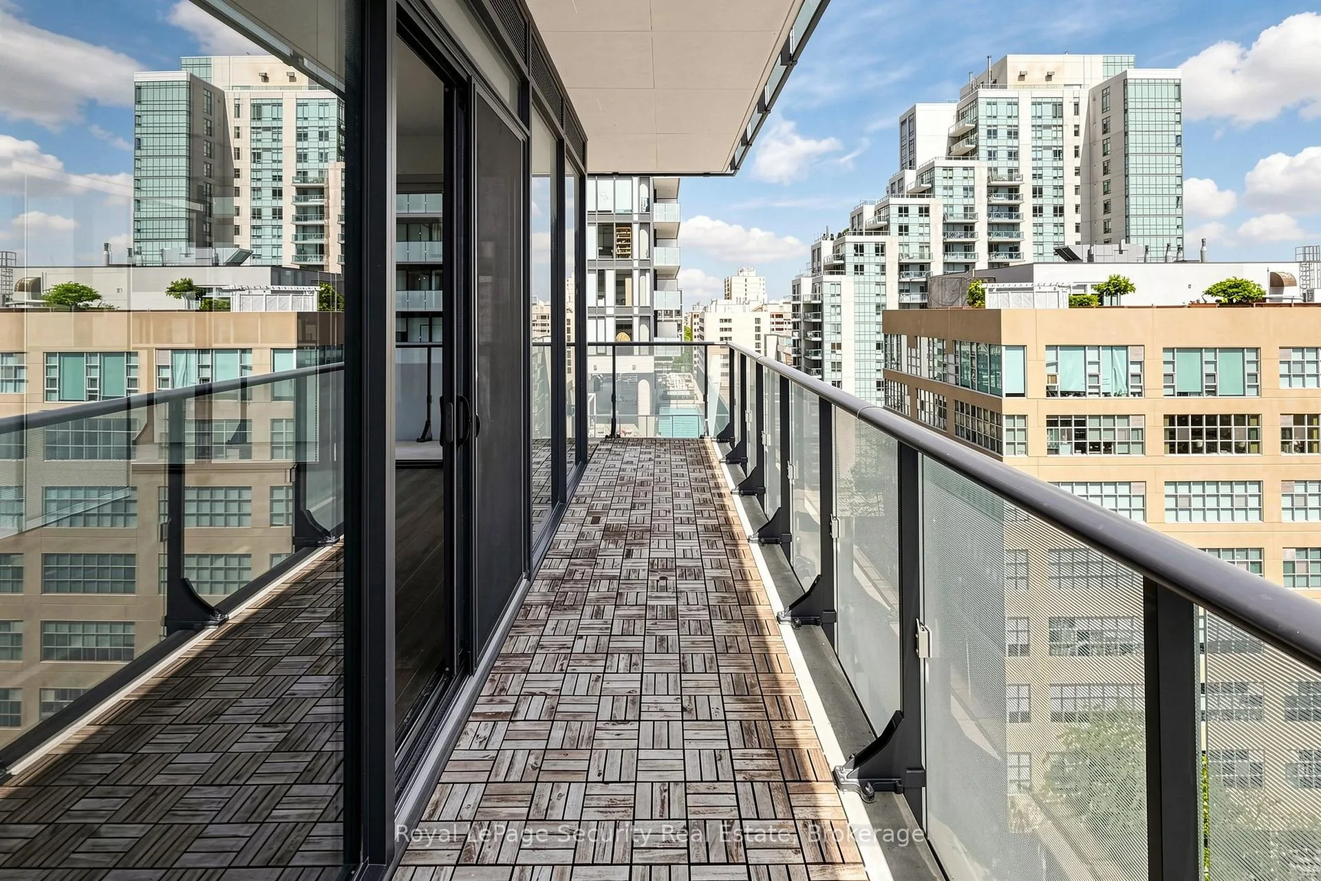 Photo 17 of Unit 910, 161 Roehampton Avenue, Toronto, Mount Pleasant West — HOMEH