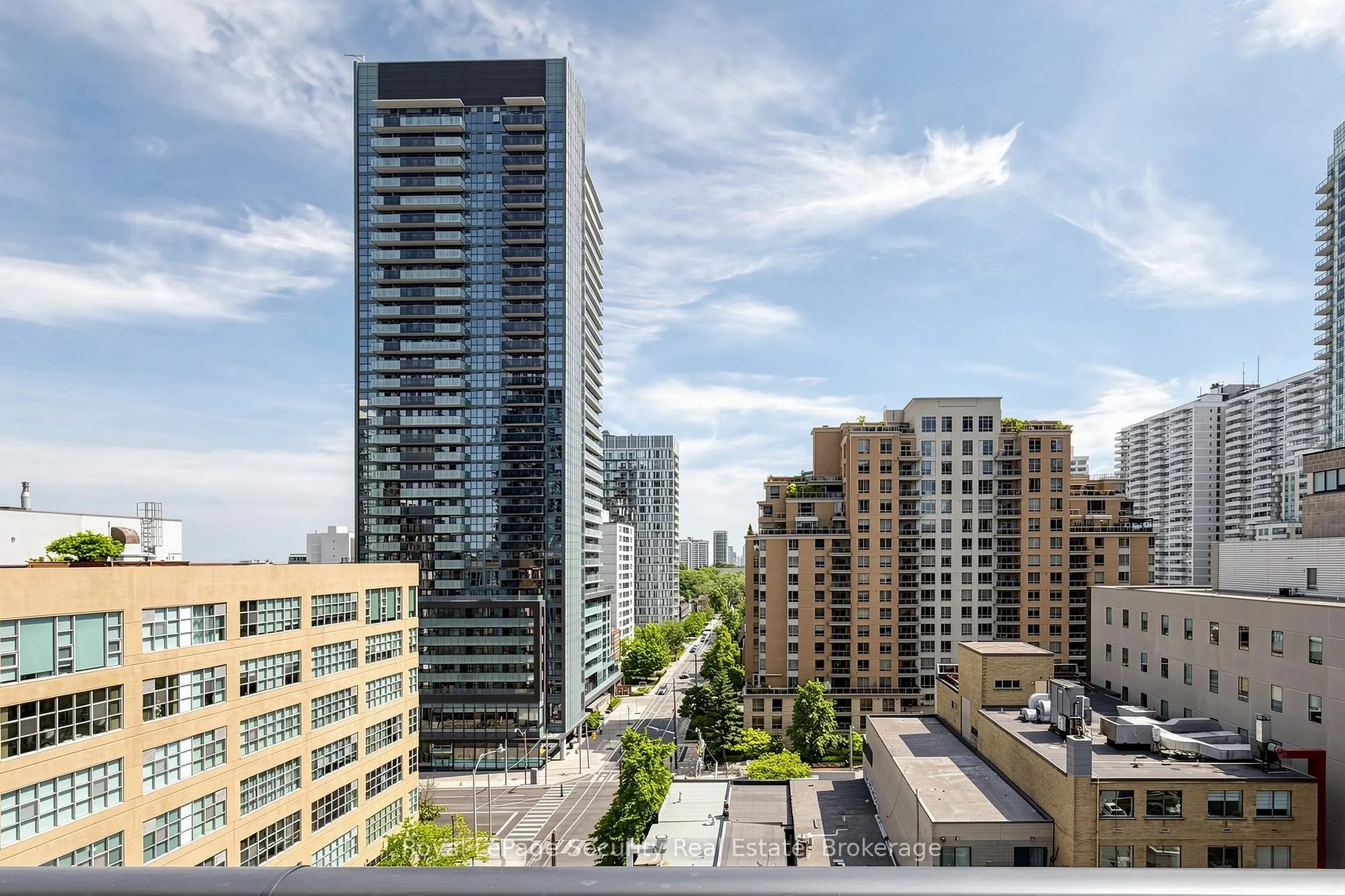 Photo 19 of Unit 910, 161 Roehampton Avenue, Toronto, Mount Pleasant West — HOMEH
