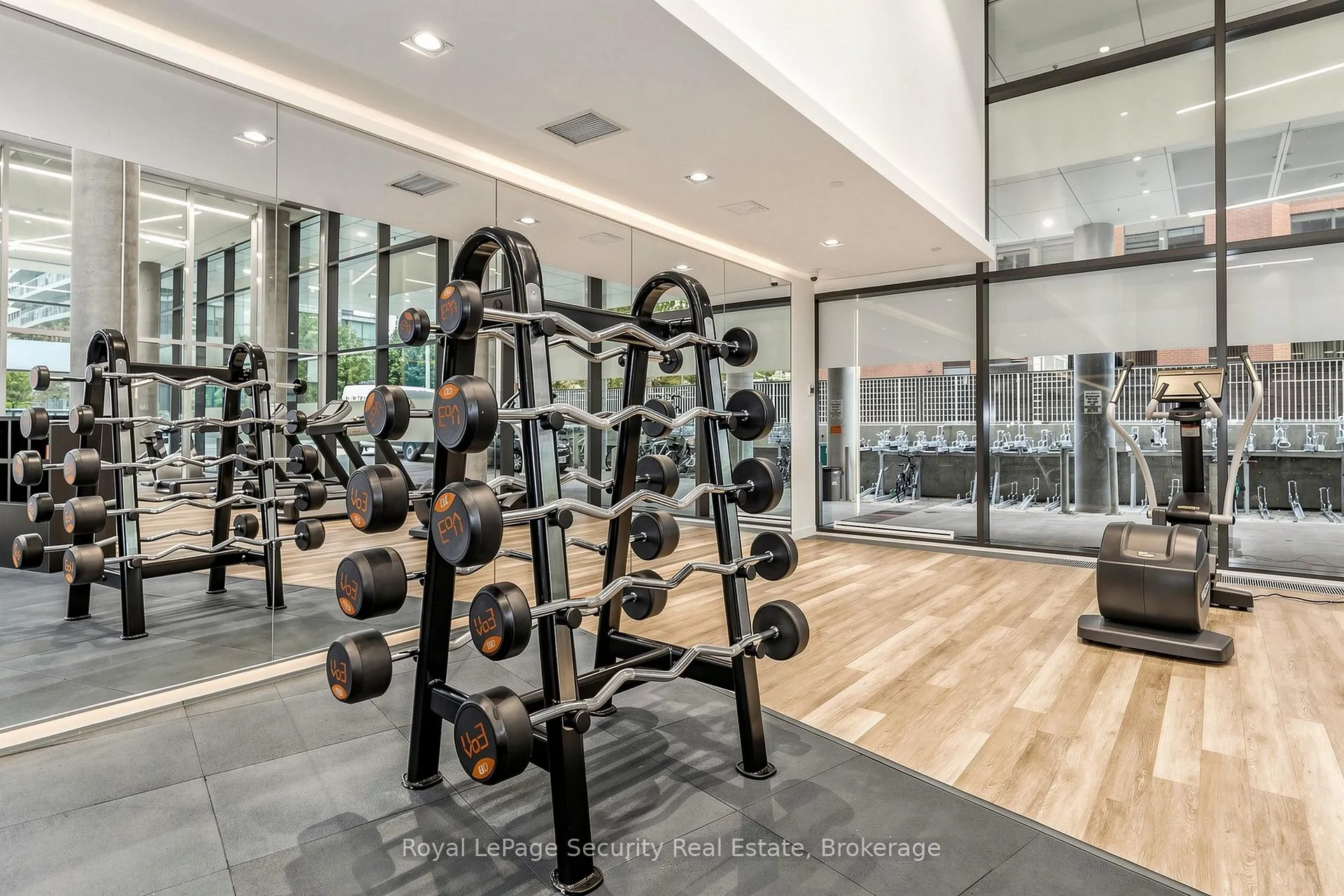 Photo 26 of Unit 910, 161 Roehampton Avenue, Toronto, Mount Pleasant West — HOMEH