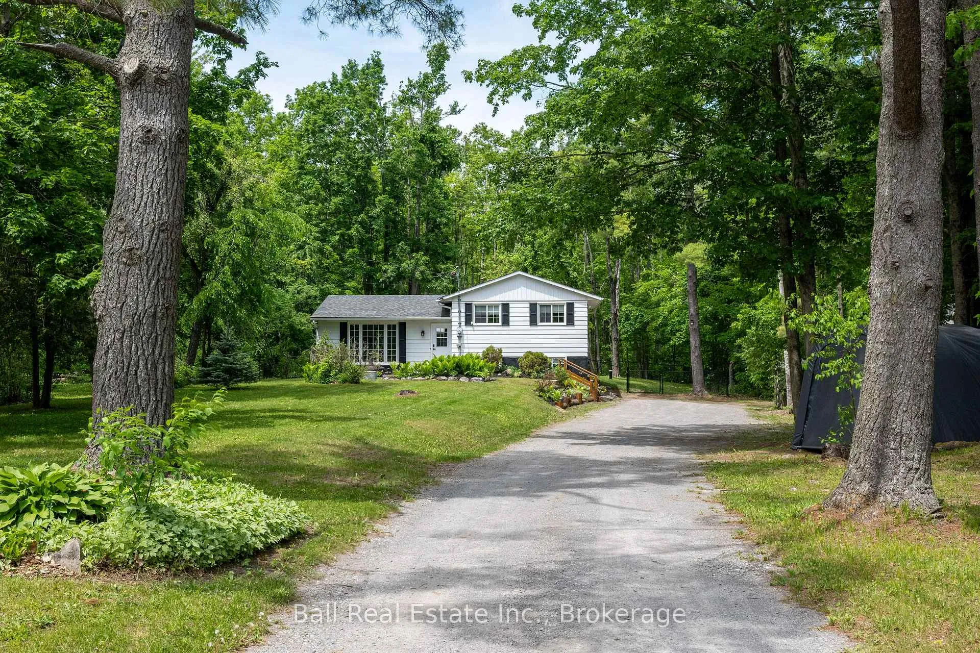 Front of 1741 Lakehurst Road
