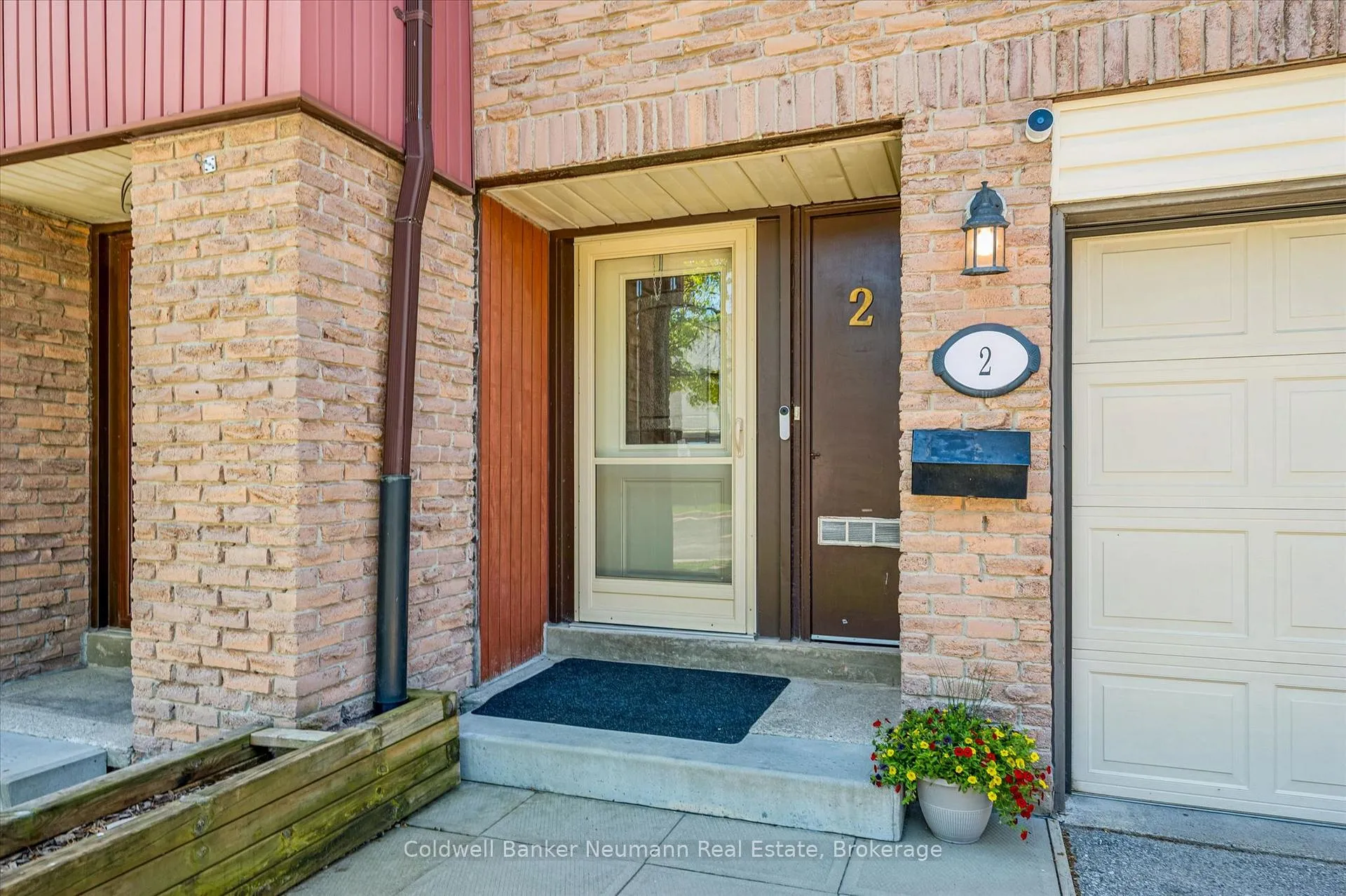 Photo 3 of Unit 2, 2 Worton Avenue, Guelph, Willow West/Sugarbush/West Acres — HOMEH