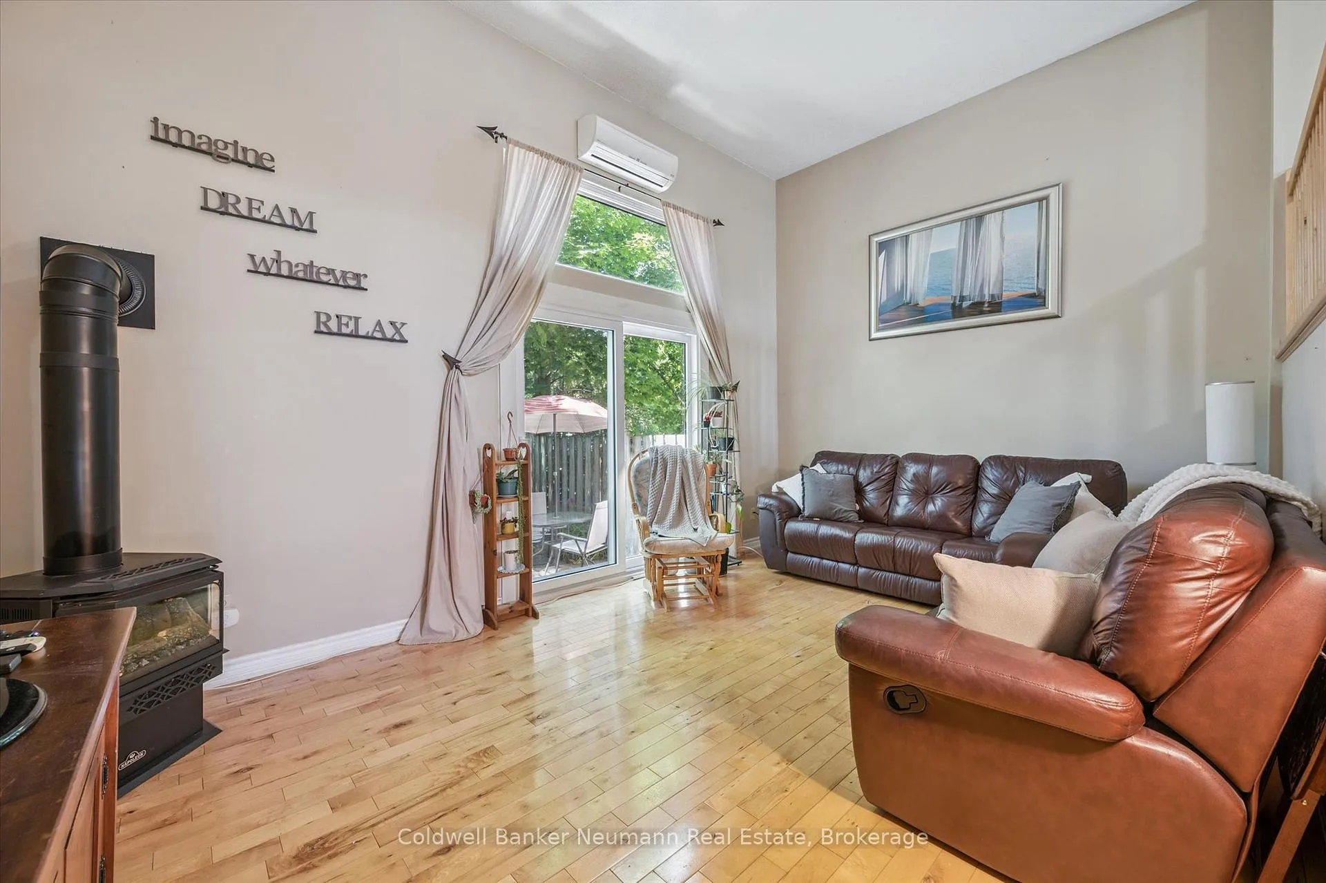 Photo 5 of Unit 2, 2 Worton Avenue, Guelph, Willow West/Sugarbush/West Acres — HOMEH