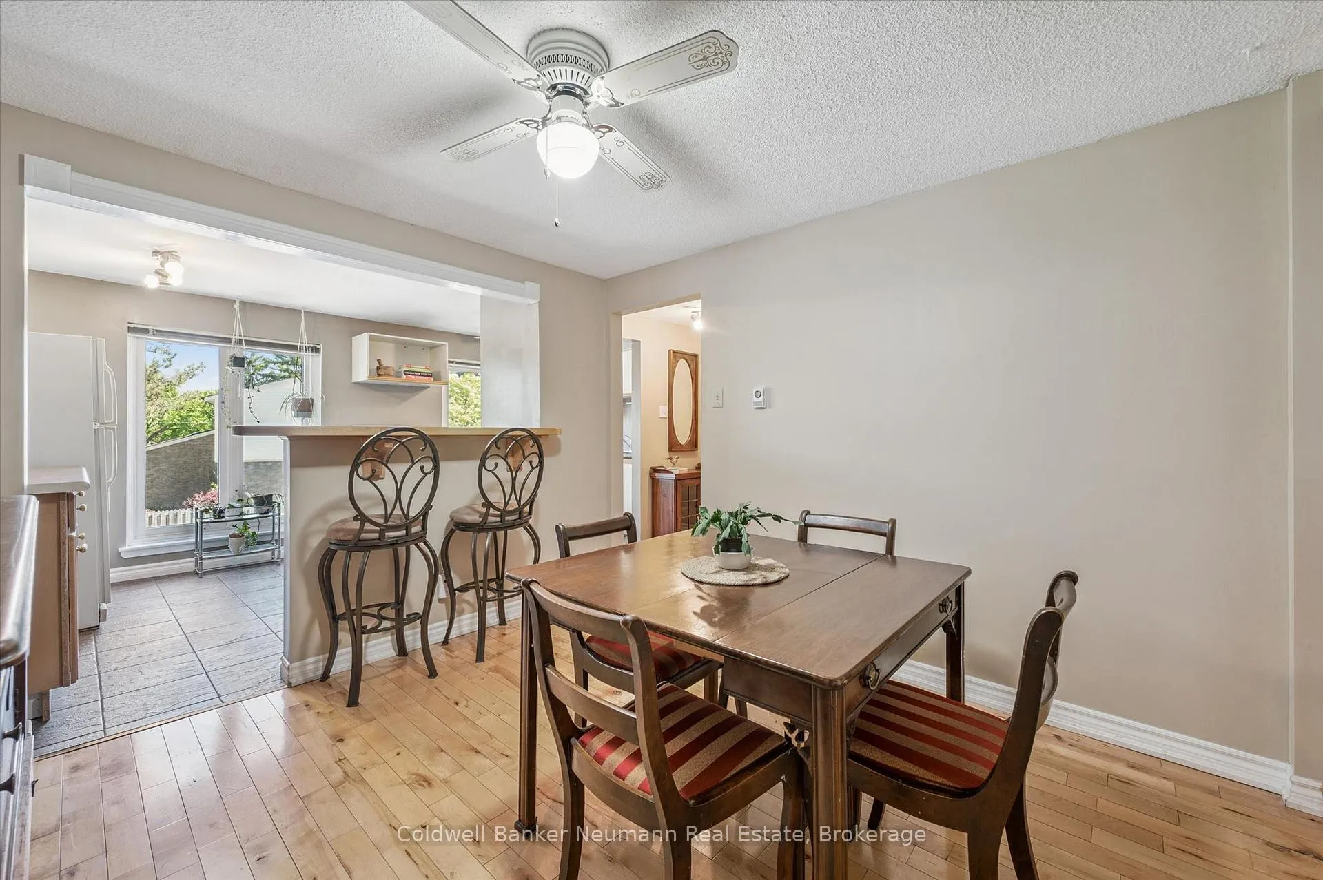Photo 15 of Unit 2, 2 Worton Avenue, Guelph, Willow West/Sugarbush/West Acres — HOMEH