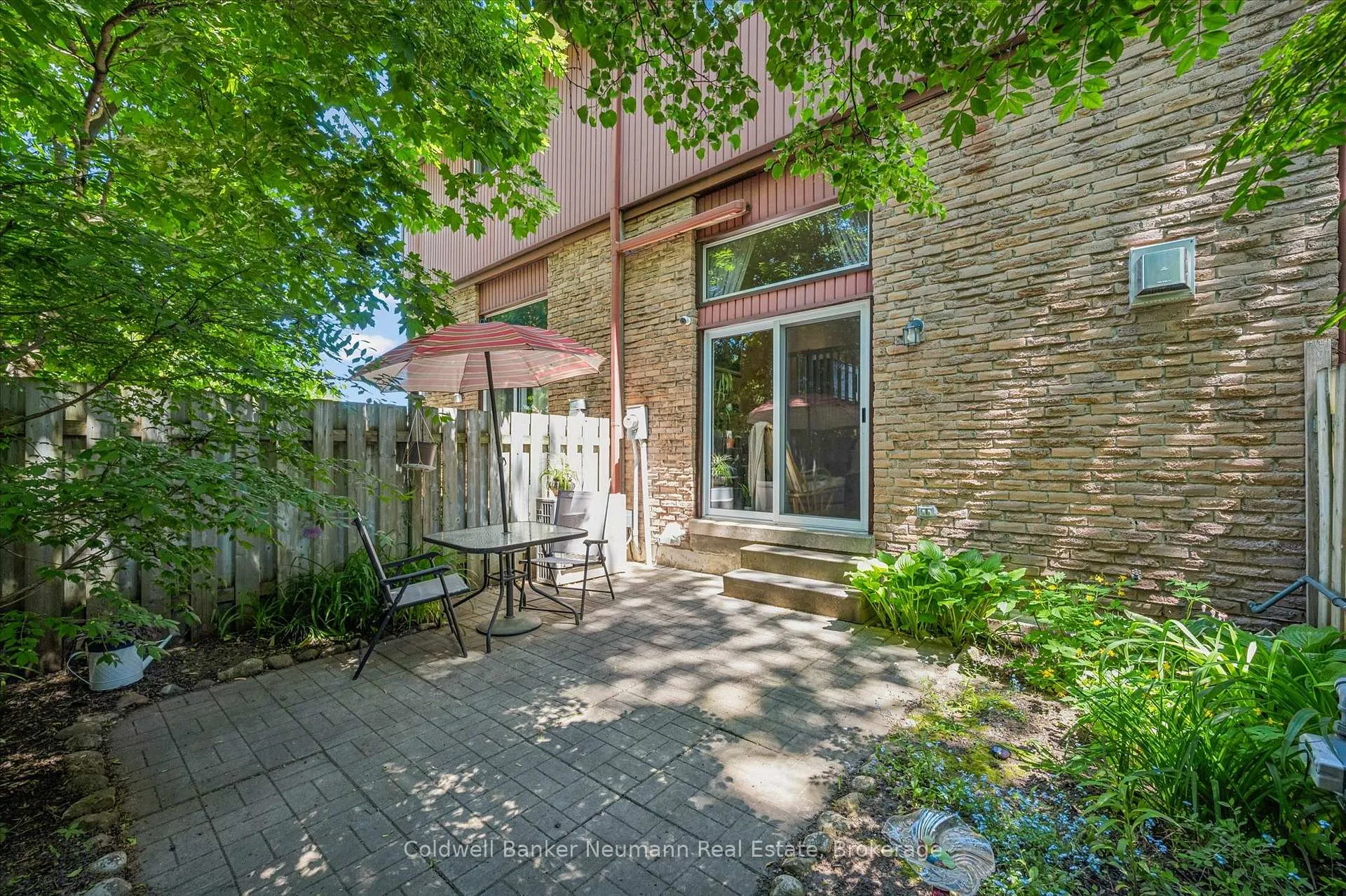 Photo 25 of Unit 2, 2 Worton Avenue, Guelph, Willow West/Sugarbush/West Acres — HOMEH