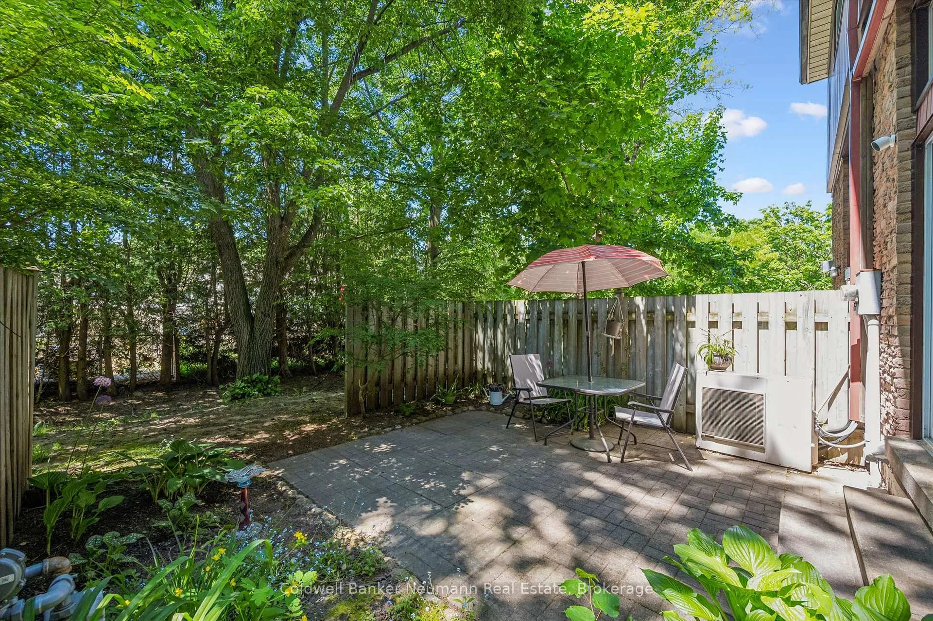Photo 27 of Unit 2, 2 Worton Avenue, Guelph, Willow West/Sugarbush/West Acres — HOMEH