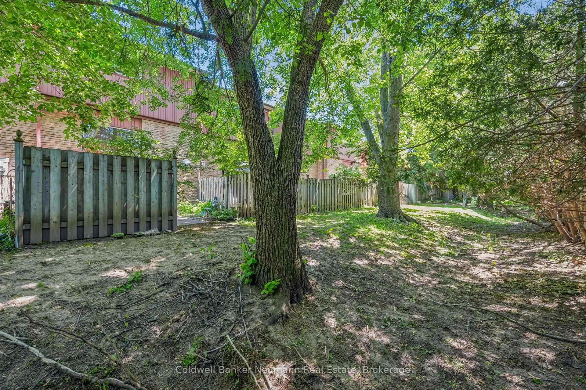 Photo 29 of Unit 2, 2 Worton Avenue, Guelph, Willow West/Sugarbush/West Acres — HOMEH