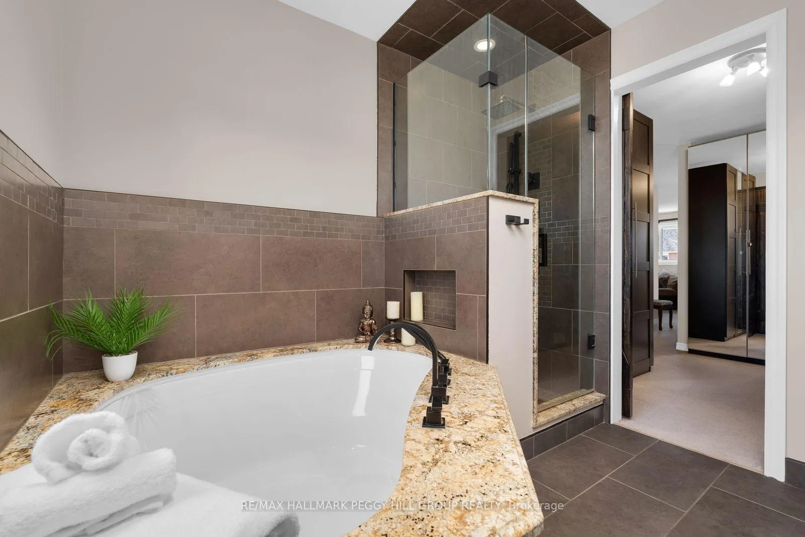 Photo 16 of 99 Golden Meadow Road, Barrie, Bayshore — HOMEH