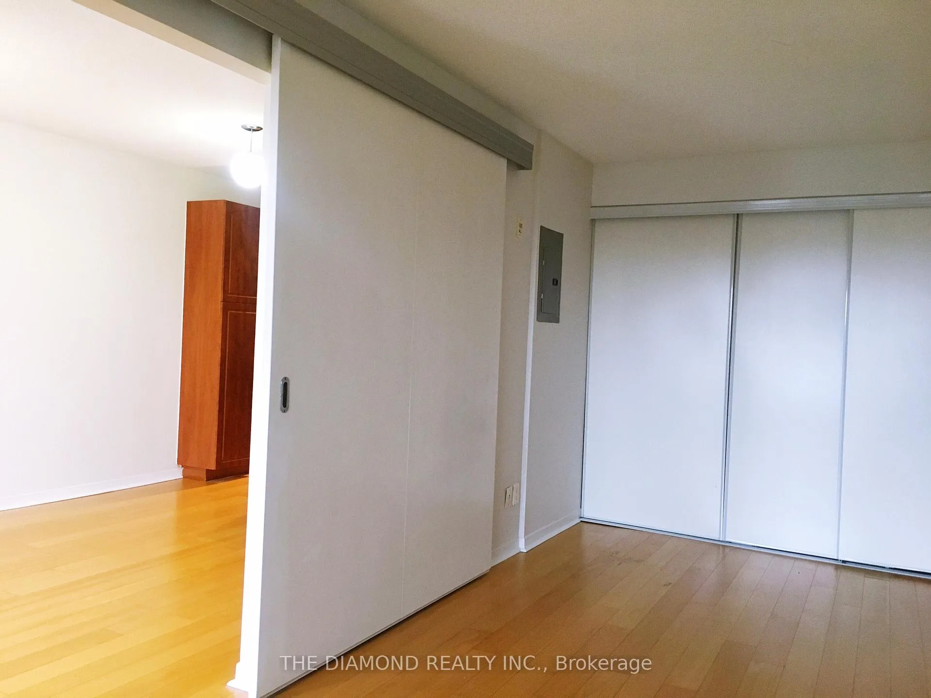 Photo 4 of Unit 406, 1040 The Queensway, Etobicoke, Islington-City Centre West — HOMEH