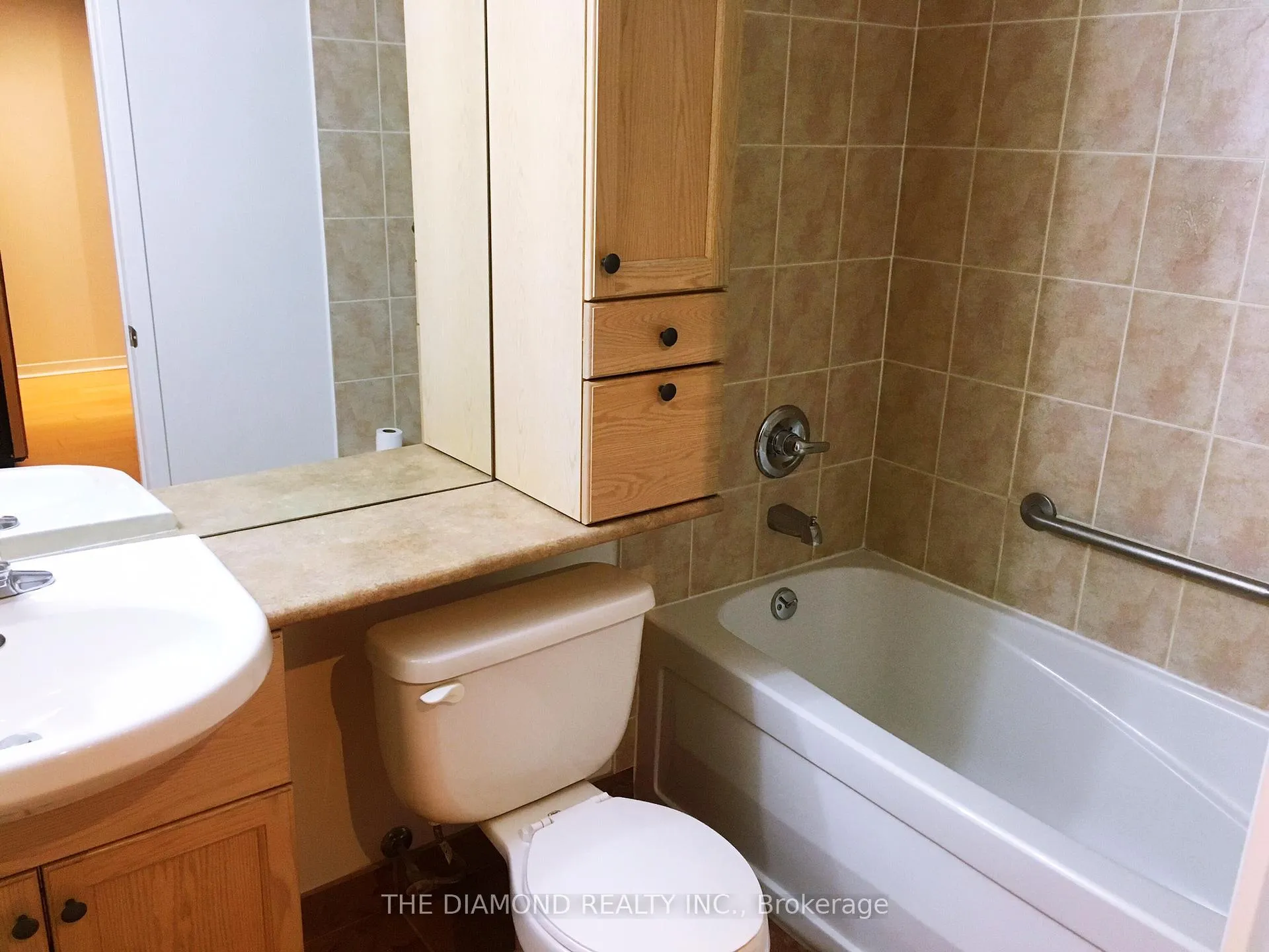 Photo 6 of Unit 406, 1040 The Queensway, Etobicoke, Islington-City Centre West — HOMEH