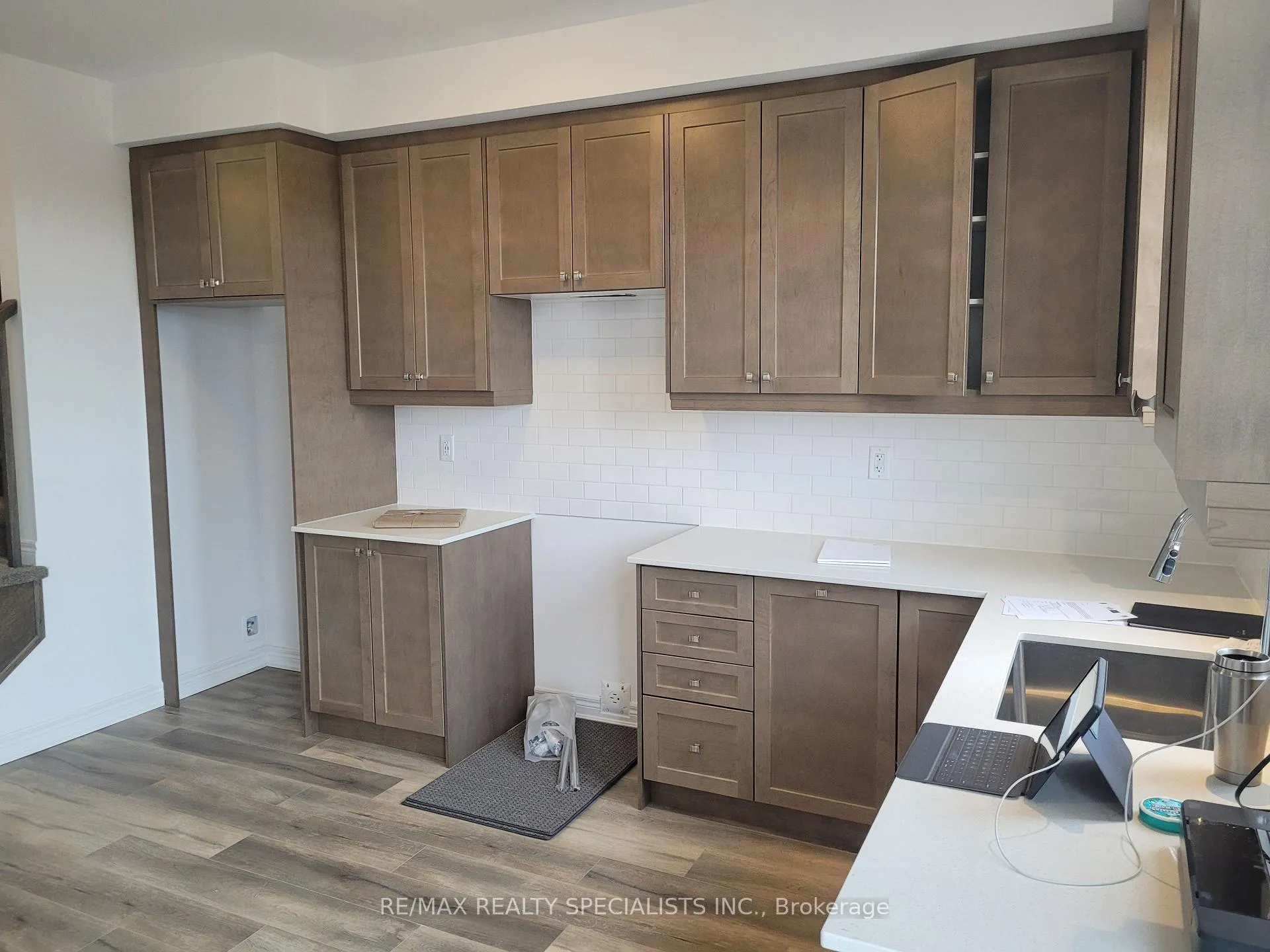 Photo 9 of Unit 4, 120 Court Drive, Brant, Paris — HOMEH