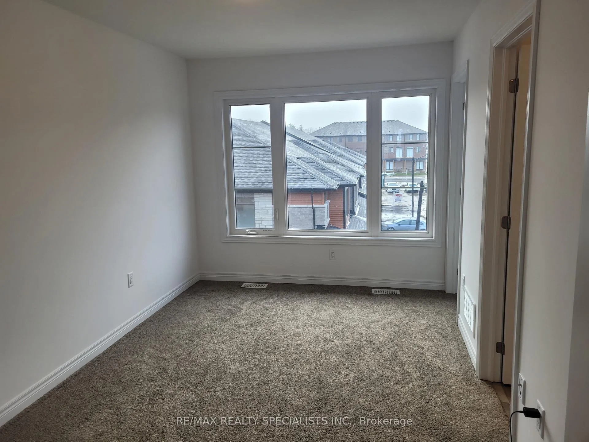 Photo 11 of Unit 4, 120 Court Drive, Brant, Paris — HOMEH