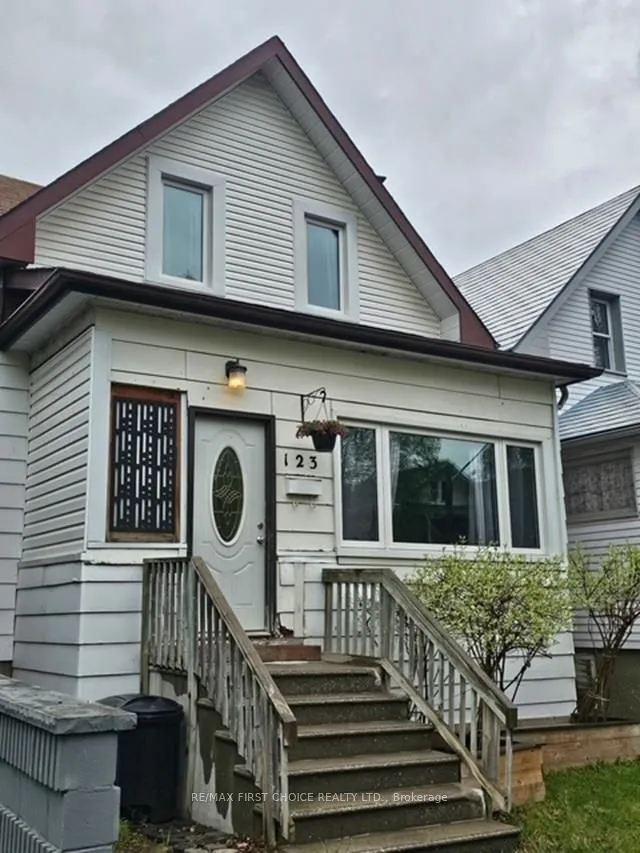 Front of 123 Franklin Street N