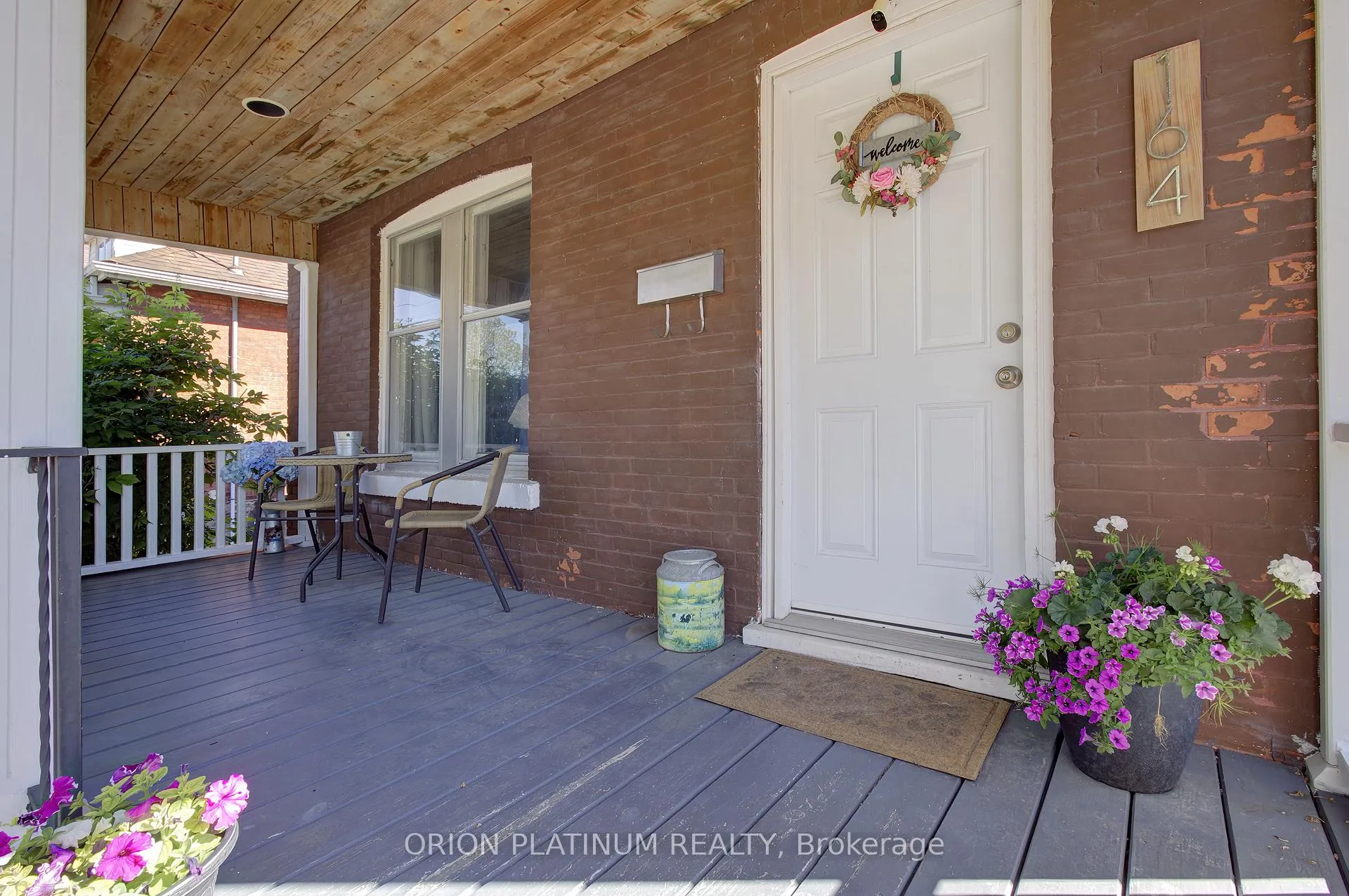 Photo 2 of 164 Catharine Avenue E, Brantford, Old West Brant — HOMEH