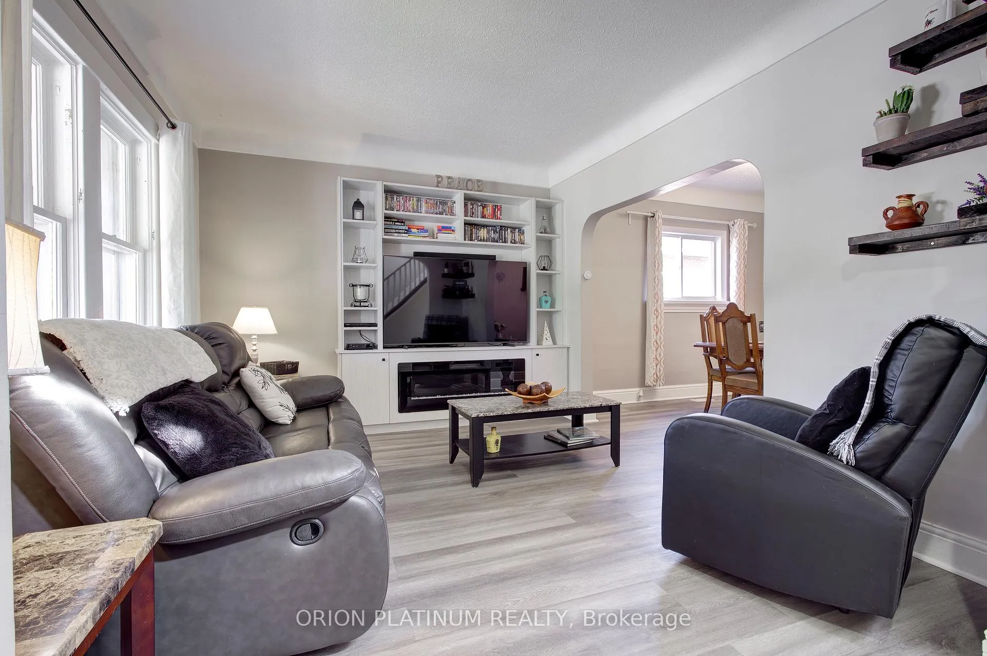Photo 5 of 164 Catharine Avenue E, Brantford, Old West Brant — HOMEH