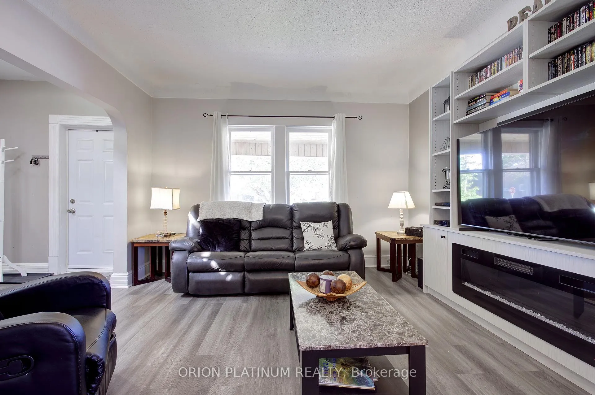 Photo 7 of 164 Catharine Avenue E, Brantford, Old West Brant — HOMEH