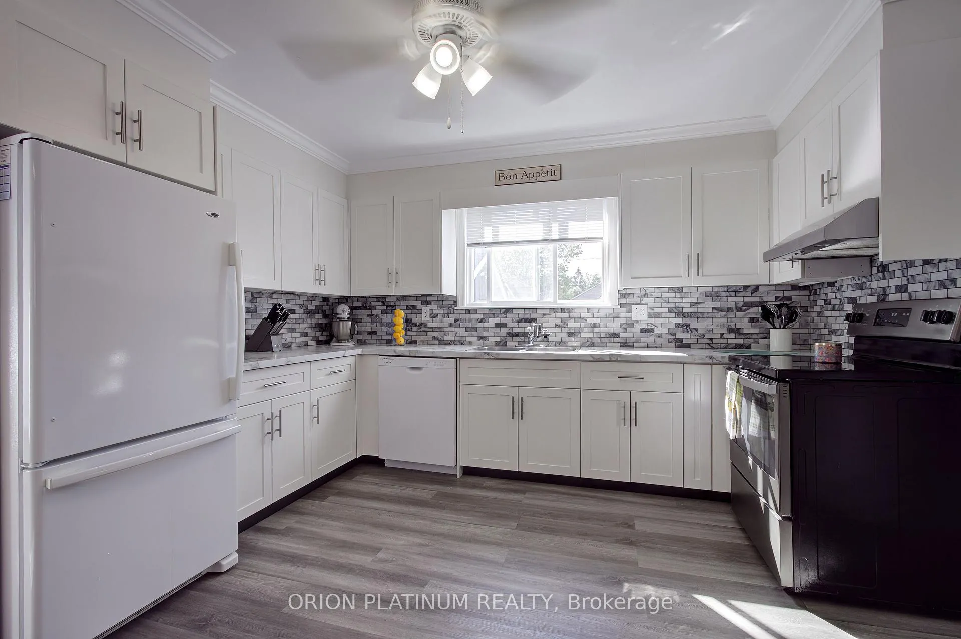 Photo 15 of 164 Catharine Avenue E, Brantford, Old West Brant — HOMEH